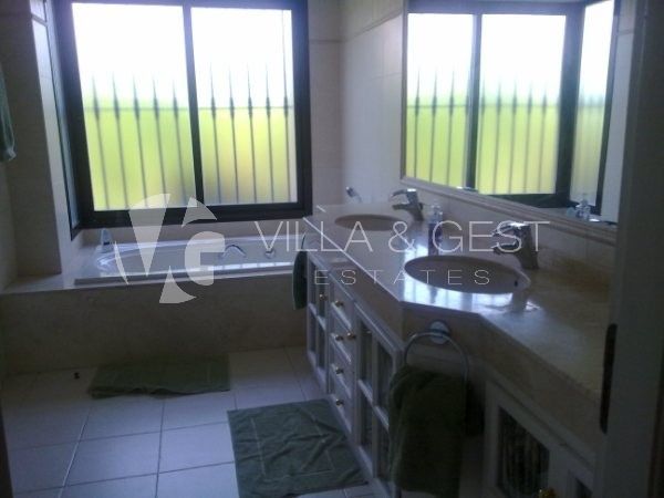 Villa for rent in Nueva Andalucia, Costa del Sol