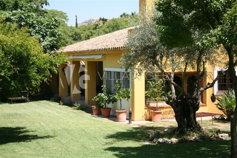 Villa for sale in Estepona, Costa del Sol