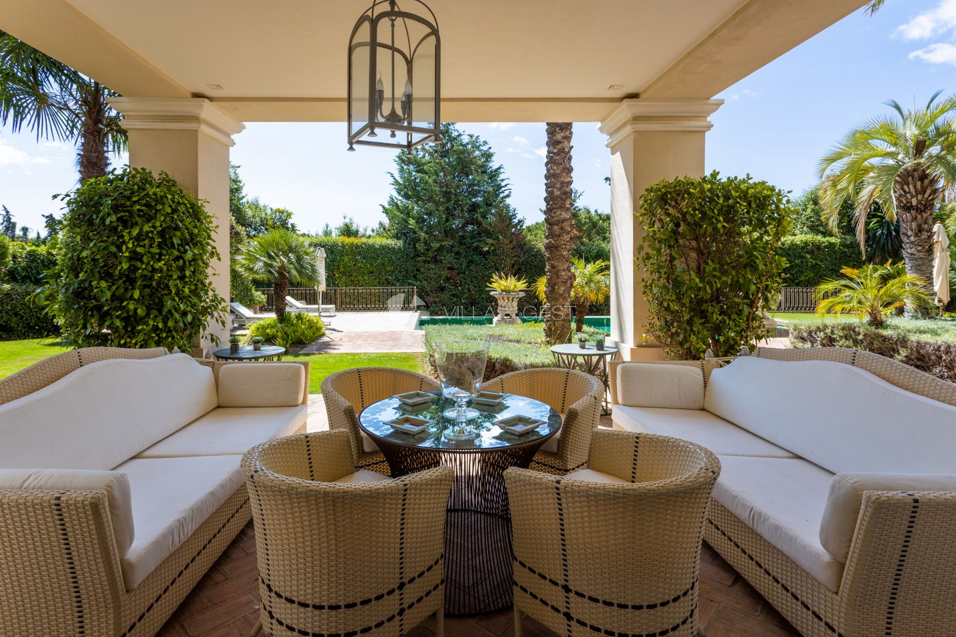 GORGEOUS VILLA ON SALE IN GUADALMINA BAJA