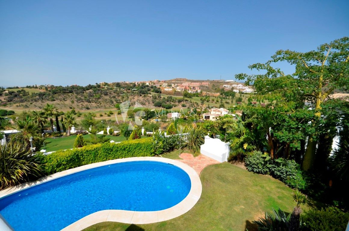 AWESOME CLASIC STYLE VILLA IN ATALAYA