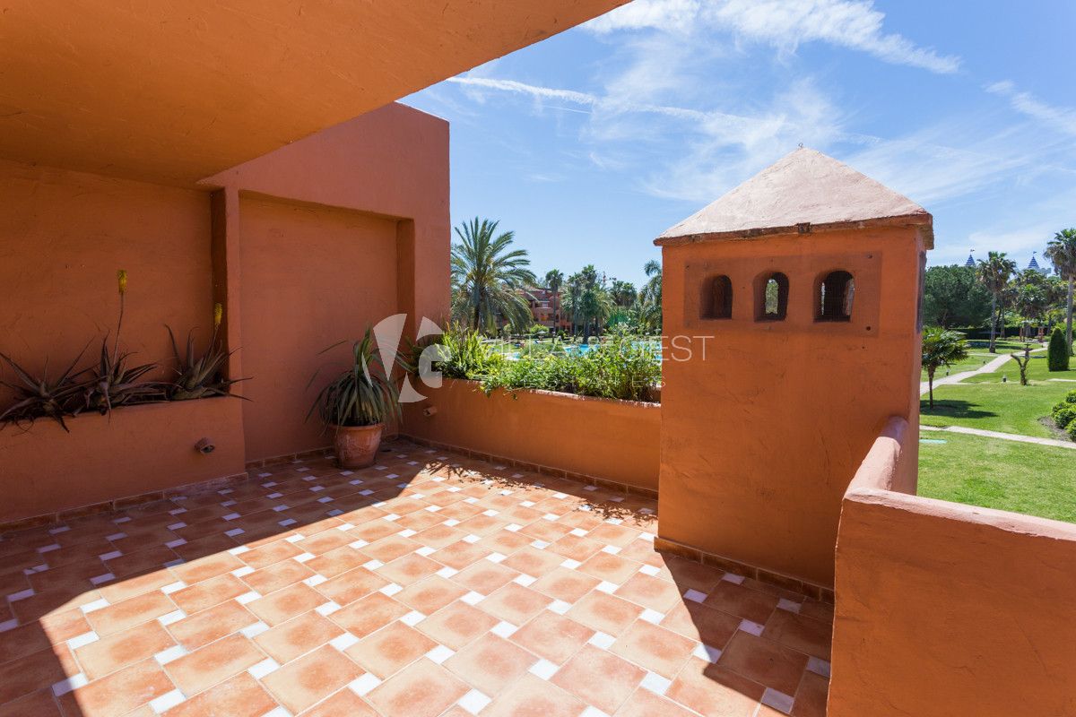 APARTMENT IN ALHAMBRA DEL GOLF