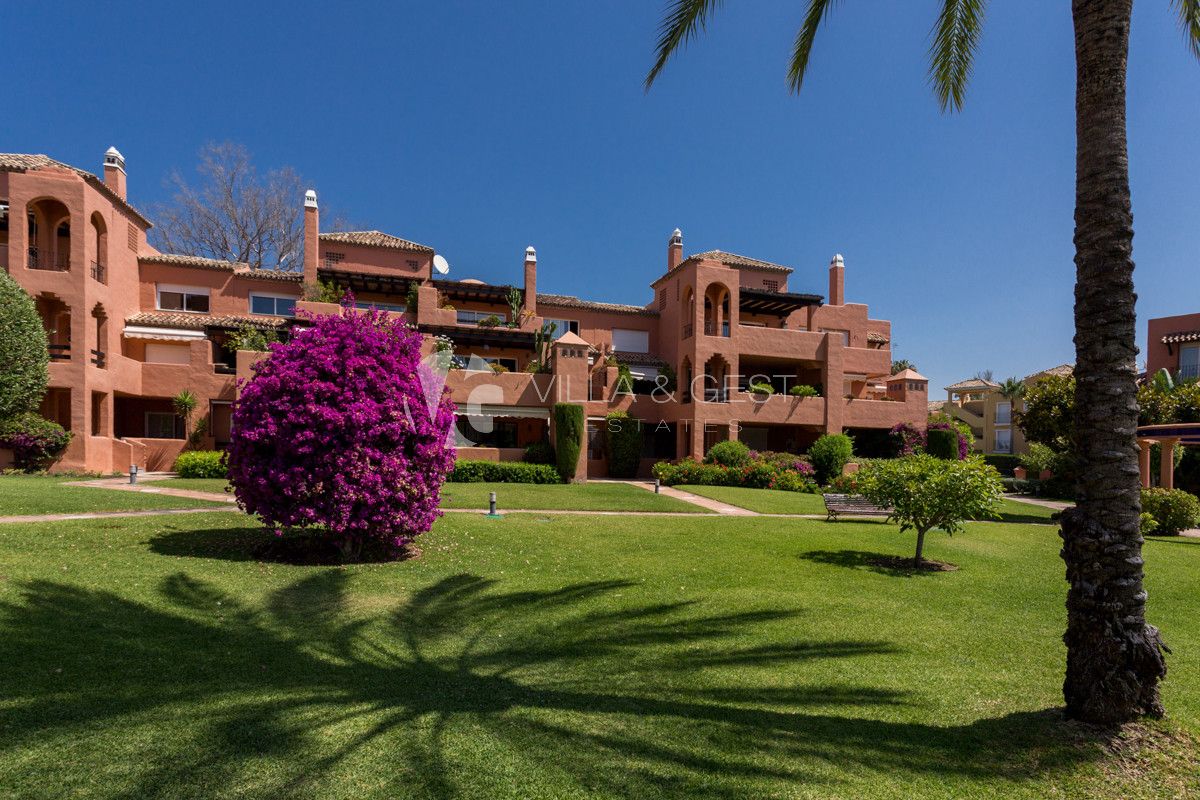 APARTMENT IN ALHAMBRA DEL GOLF