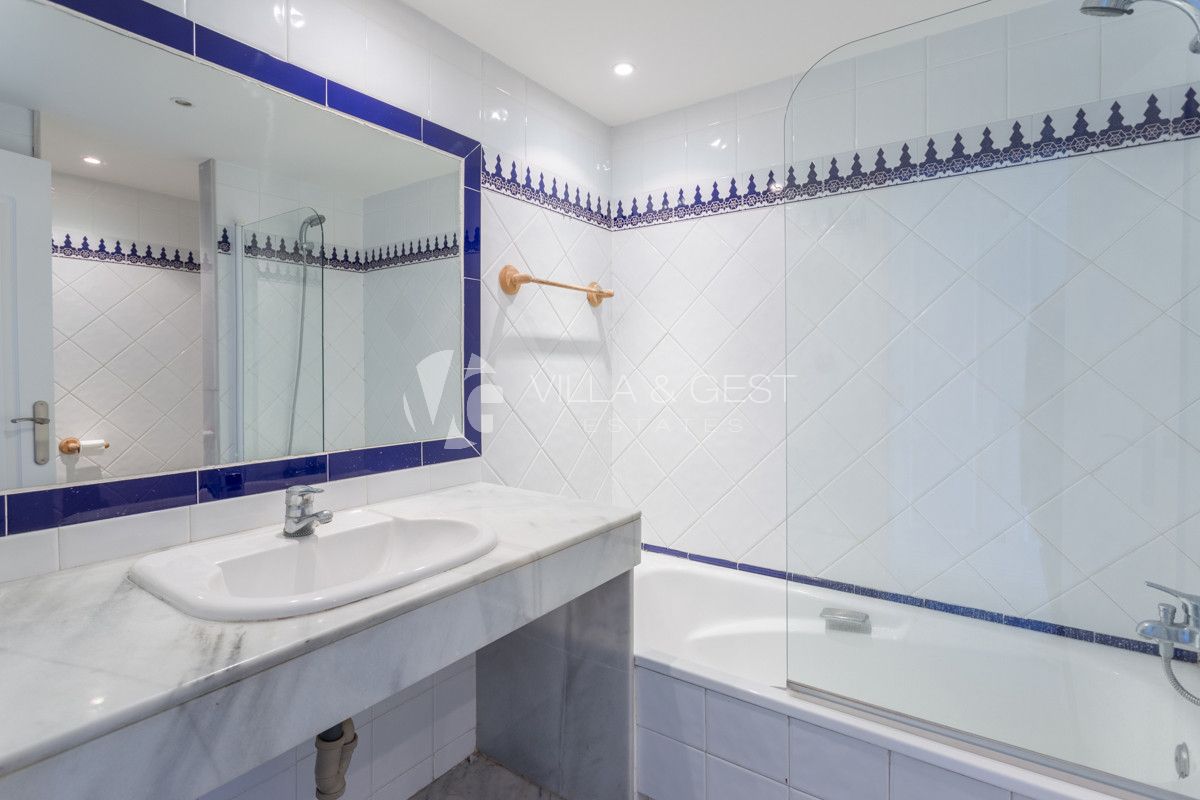 APARTMENT IN ALHAMBRA DEL GOLF