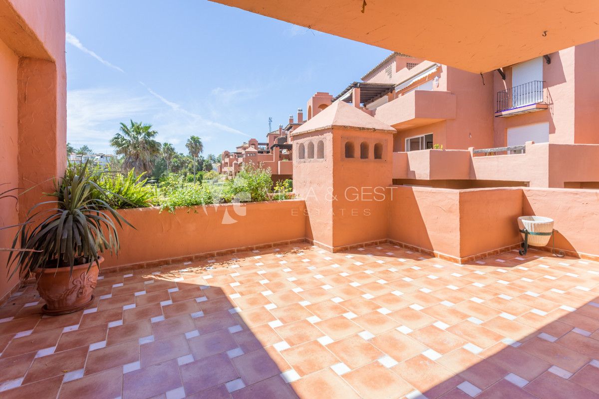 APARTMENT IN ALHAMBRA DEL GOLF