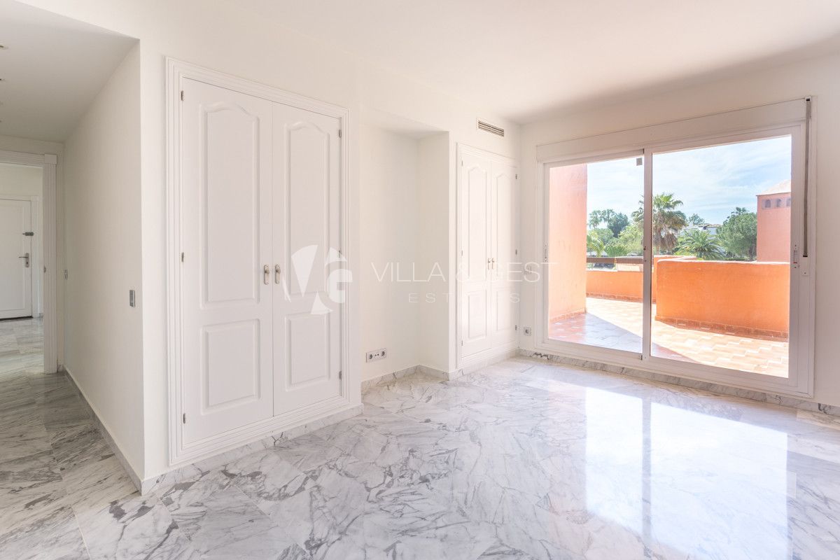 APARTMENT IN ALHAMBRA DEL GOLF