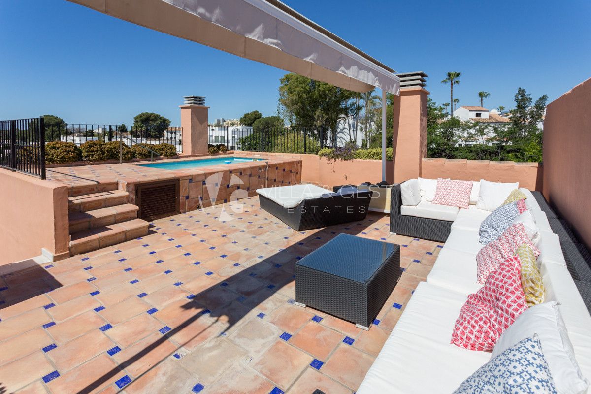 Duplex penthouse in Alhambra del golf close Guadalmina Baja