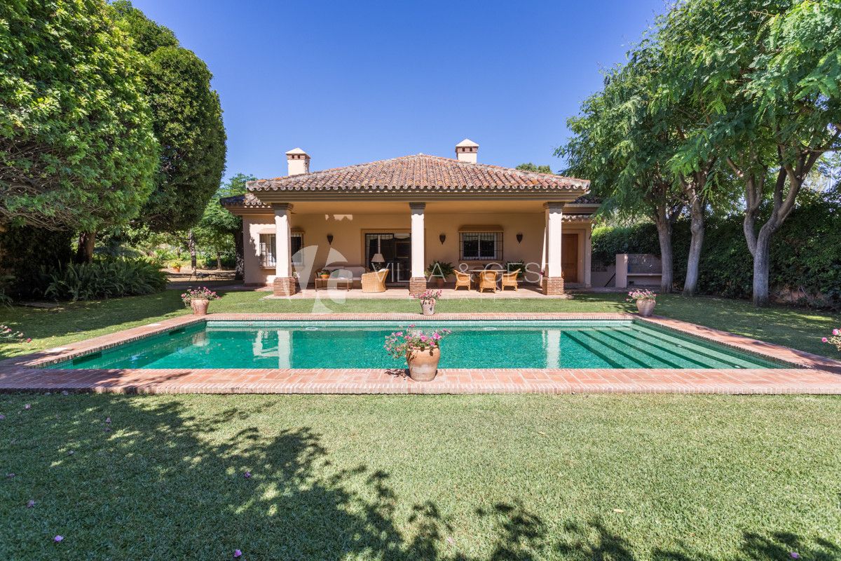 SPECIAL VILLA IN GUADALMINA ALTA