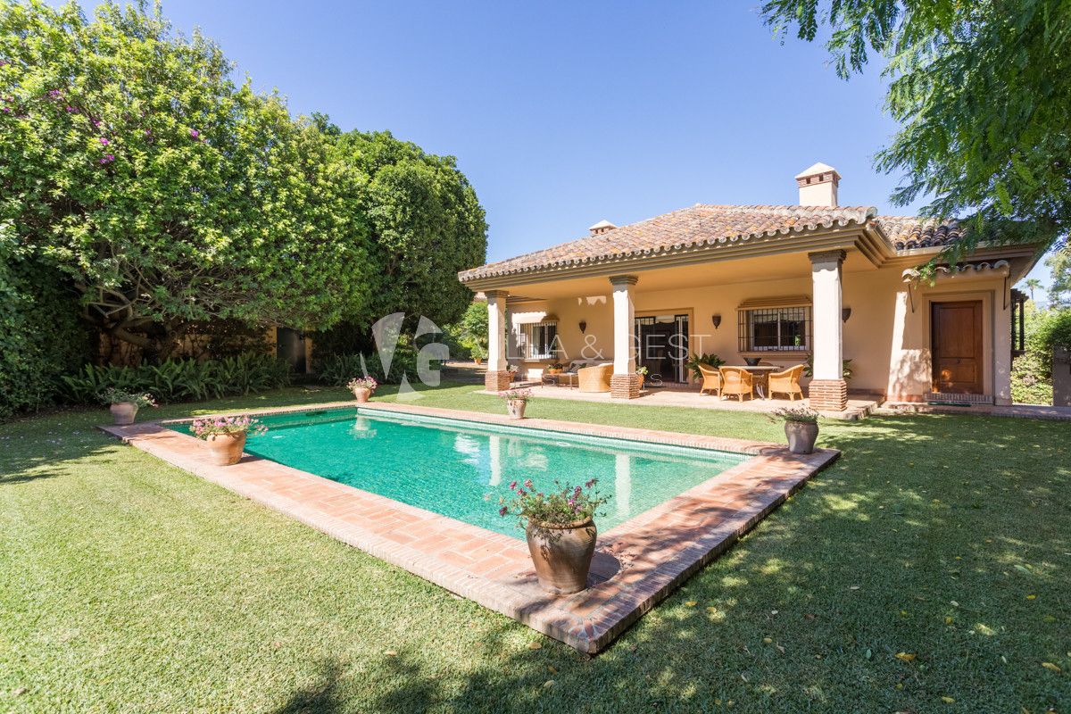 SPECIAL VILLA IN GUADALMINA ALTA