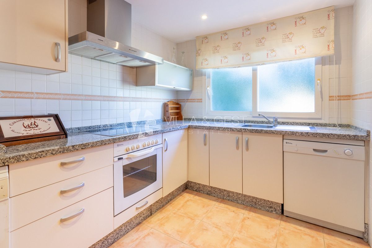 APARTMENT IN GUADALMINA BAJA