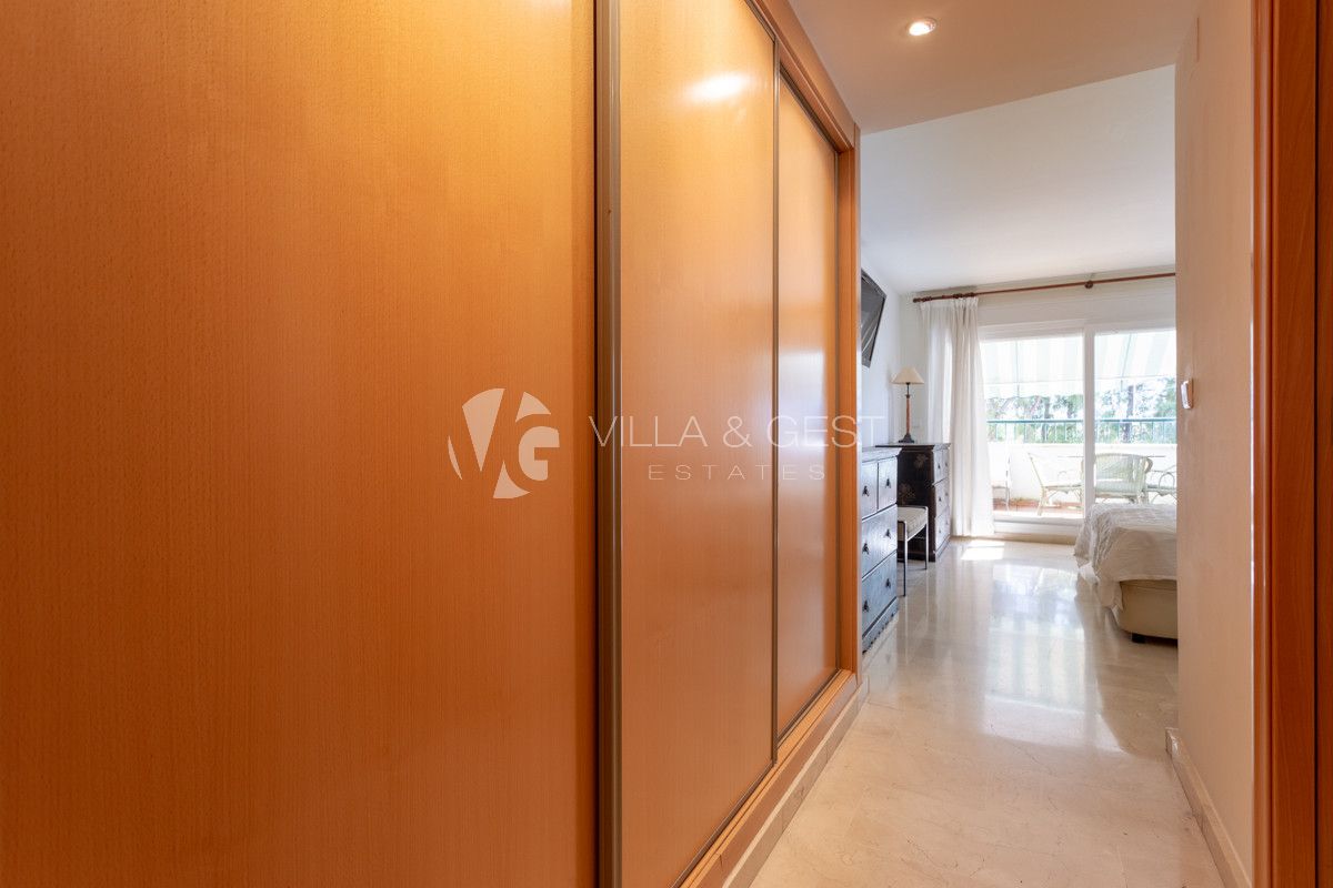 APARTMENT IN GUADALMINA BAJA