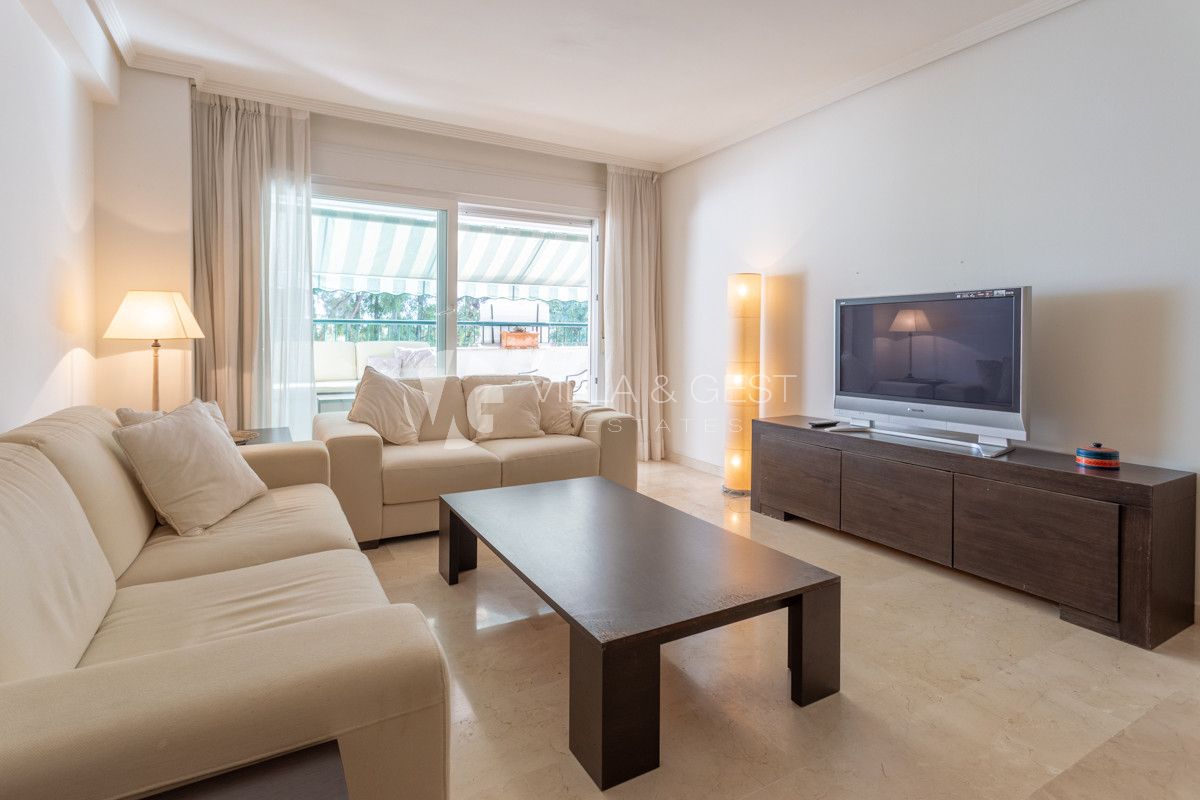 APARTMENT IN GUADALMINA BAJA