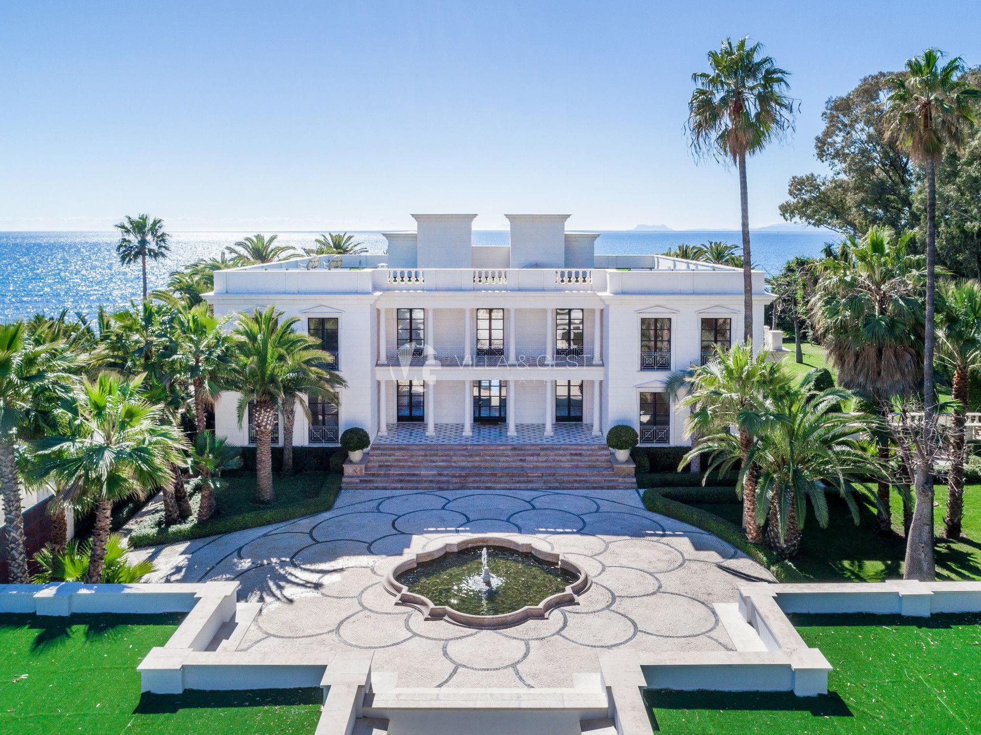 VILLA MIRAMAR PALACE BEACHFRONT IN GUADALMINA BAJA