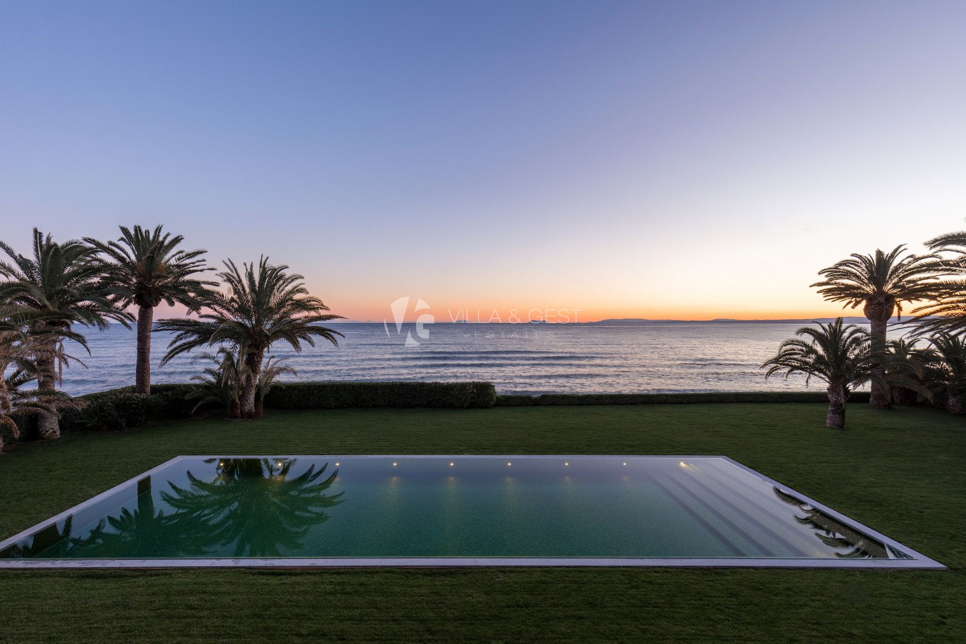 VILLA MIRAMAR PALACE BEACHFRONT IN GUADALMINA BAJA