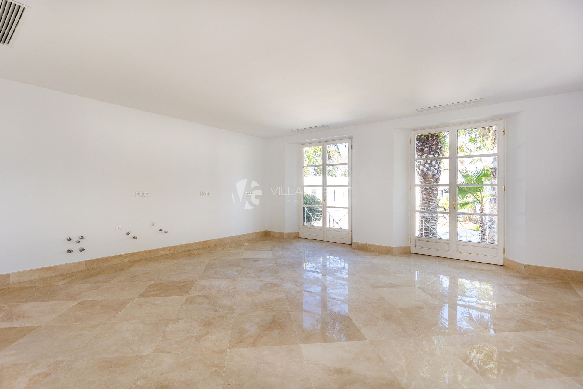 VILLA MIRAMAR PALACE BEACHFRONT IN GUADALMINA BAJA