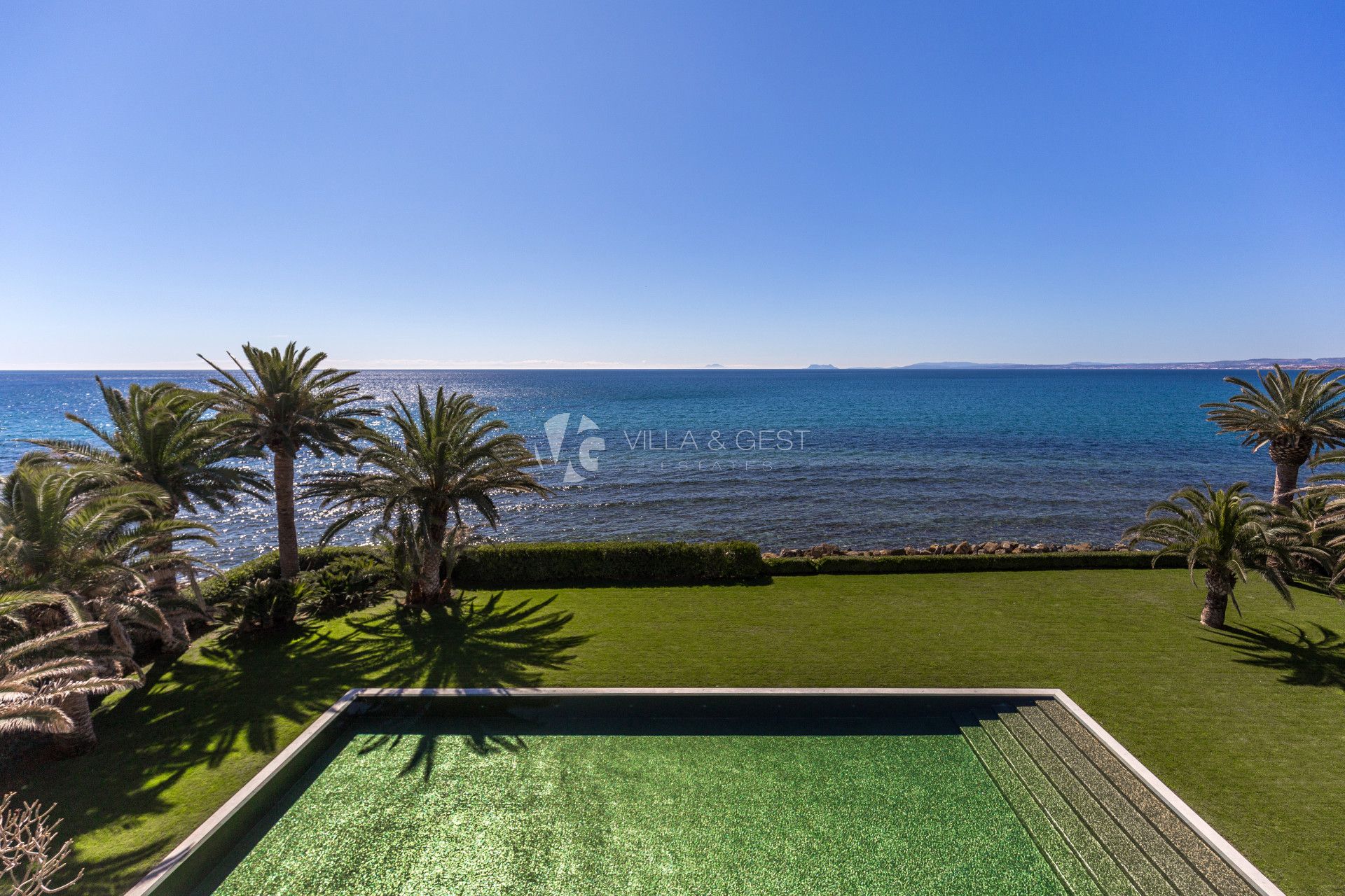 VILLA MIRAMAR PALACE BEACHFRONT IN GUADALMINA BAJA