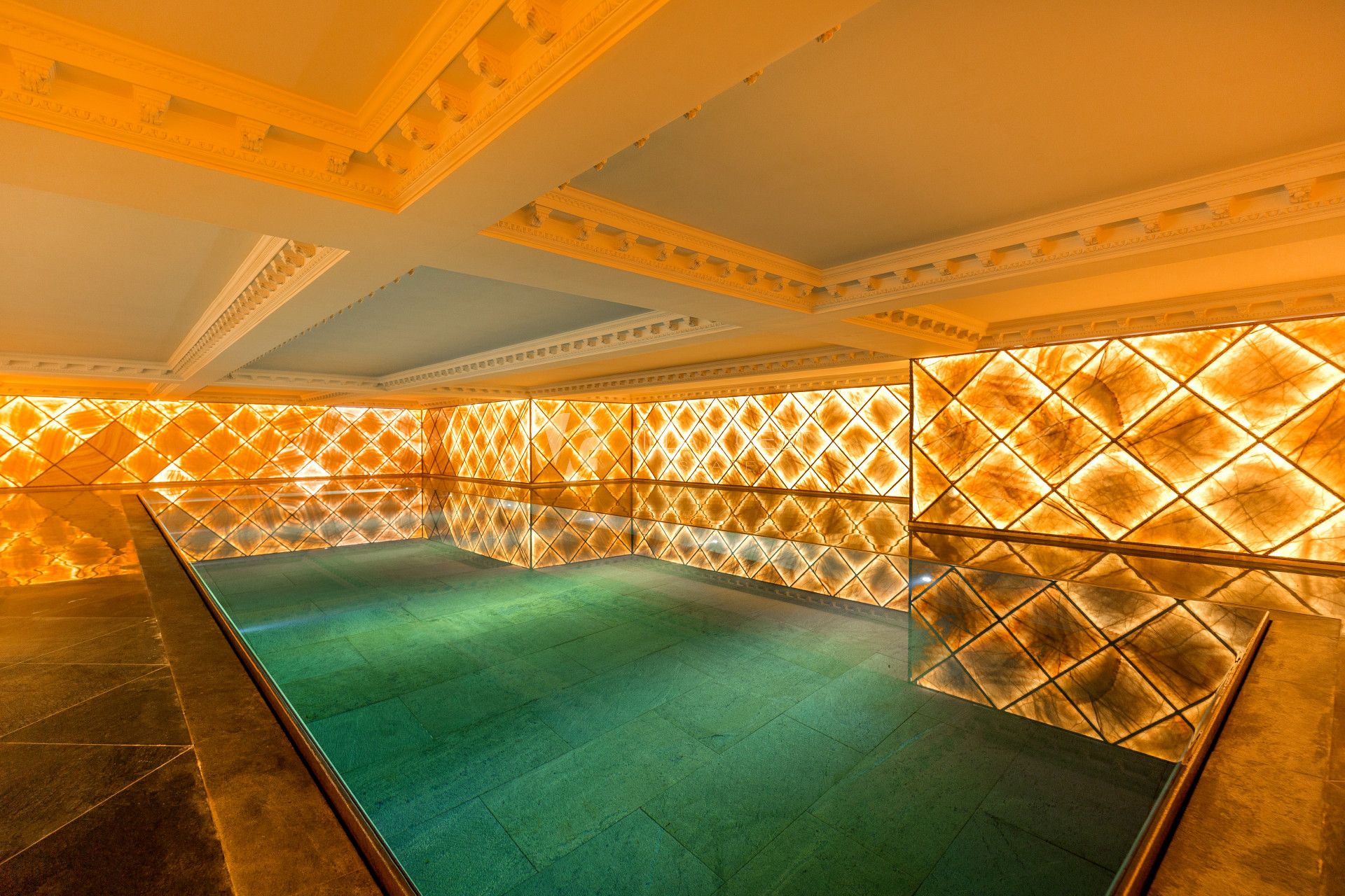 VILLA MIRAMAR PALACE BEACHFRONT IN GUADALMINA BAJA