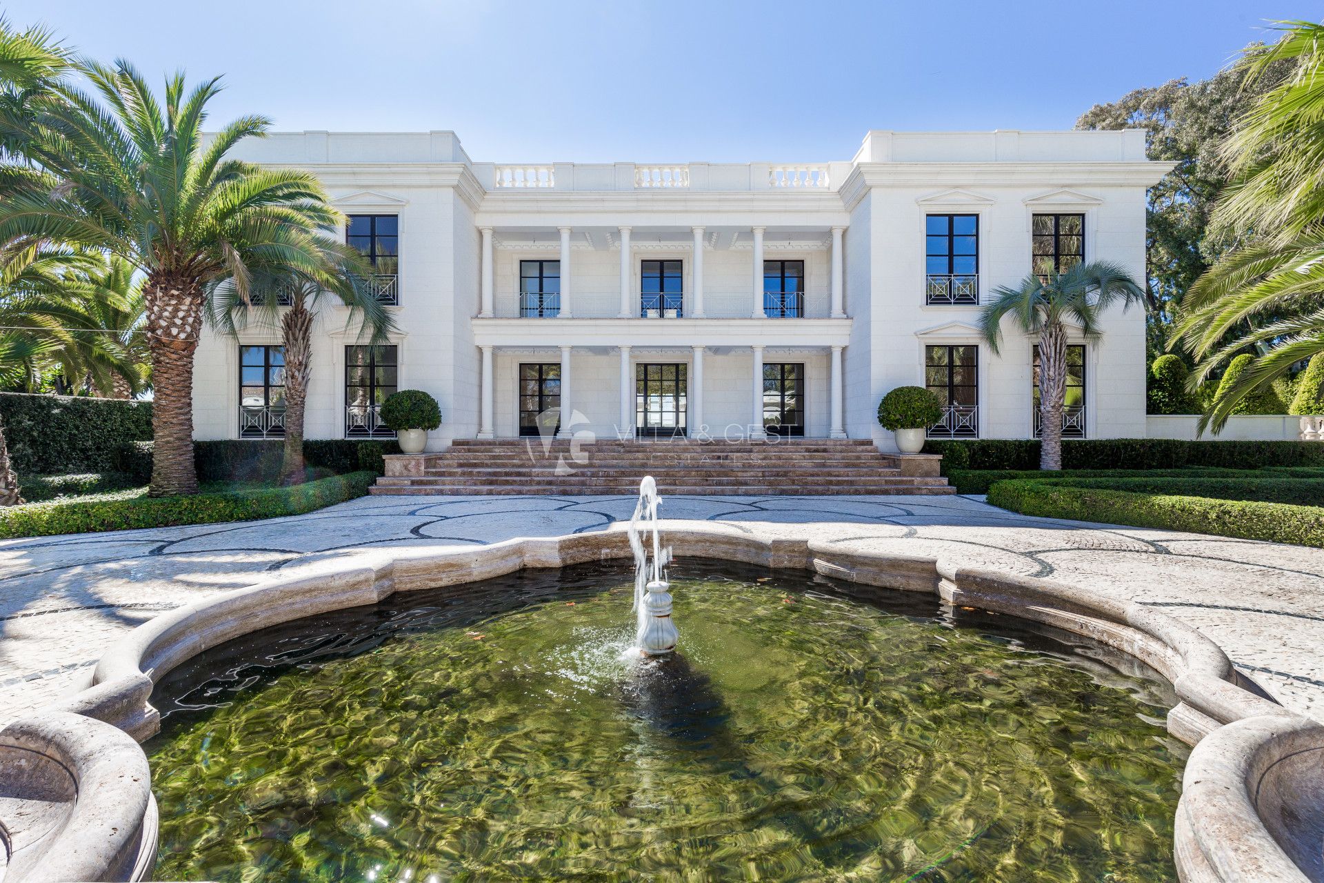 VILLA MIRAMAR PALACE BEACHFRONT IN GUADALMINA BAJA