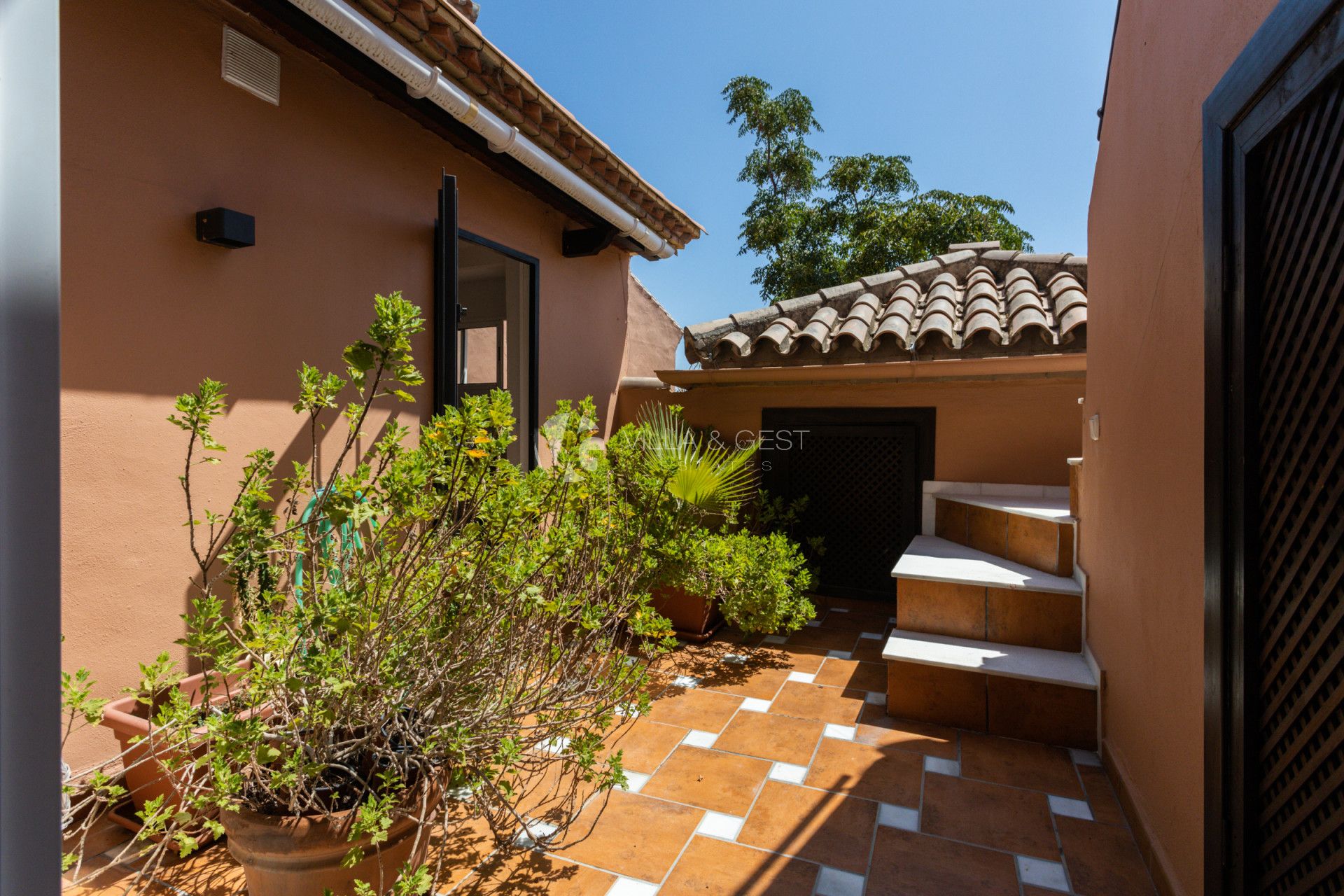 GORGEOUS DUPLEX PENTHOUSE IN GUALDAMINA BAJA
