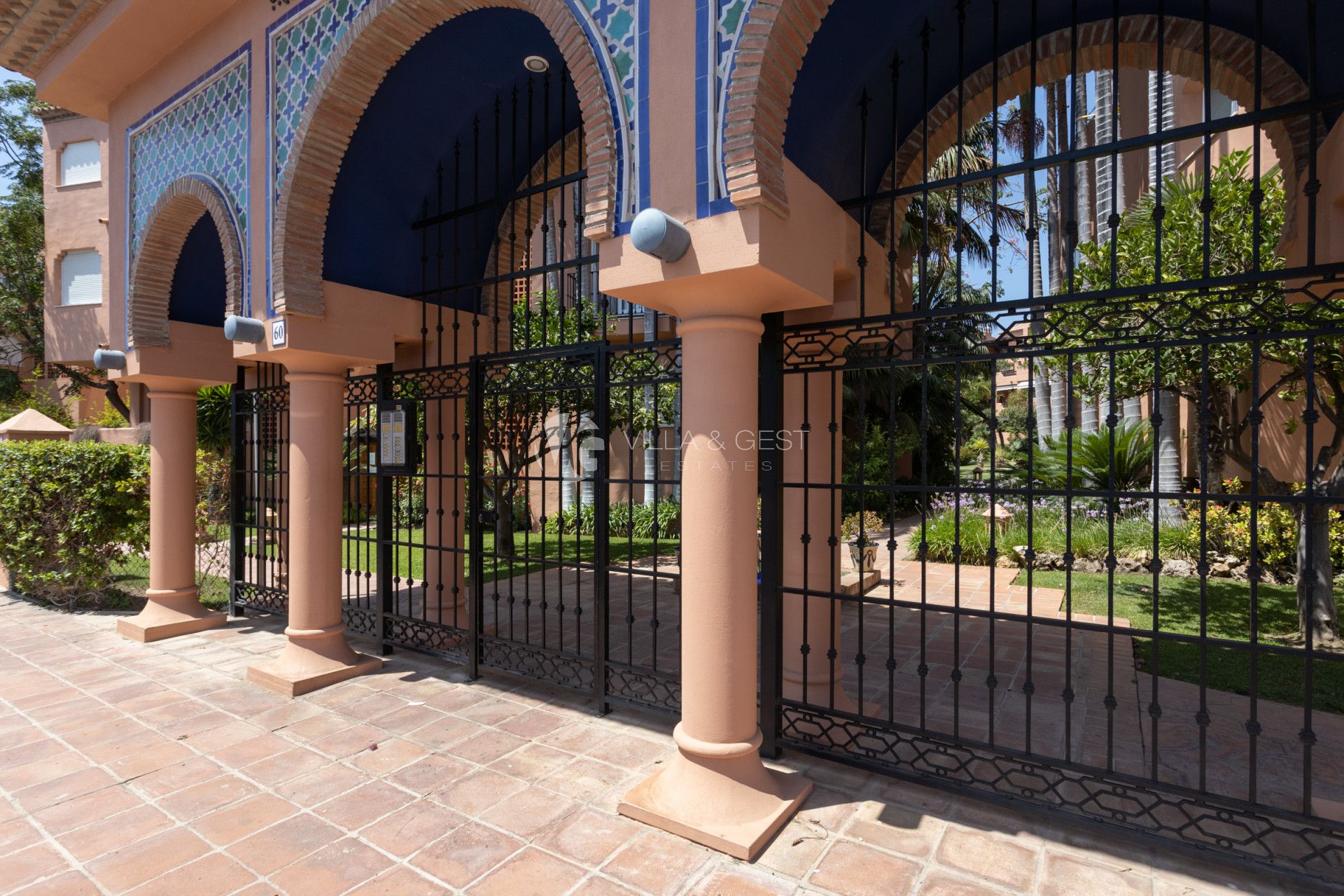 GORGEOUS DUPLEX PENTHOUSE IN GUALDAMINA BAJA