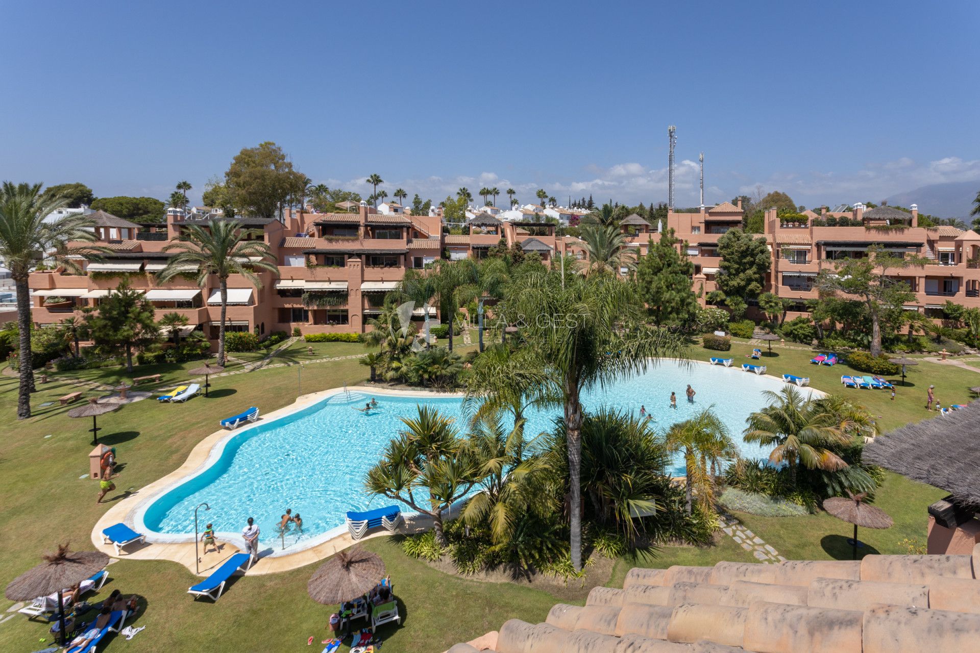 GORGEOUS DUPLEX PENTHOUSE IN GUALDAMINA BAJA