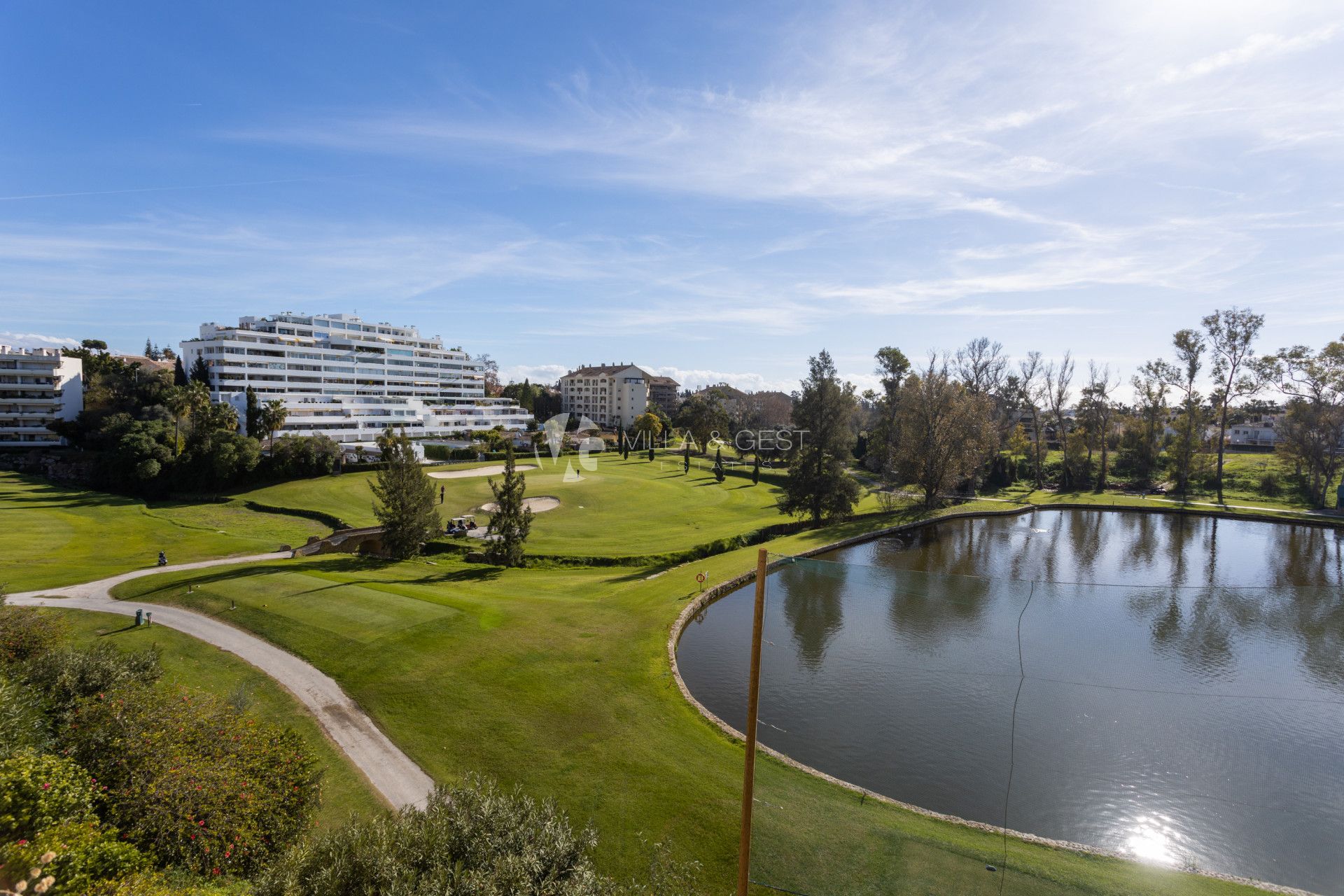 APARTAMENTO EN PRIMERA LÍNEA DE GOLF