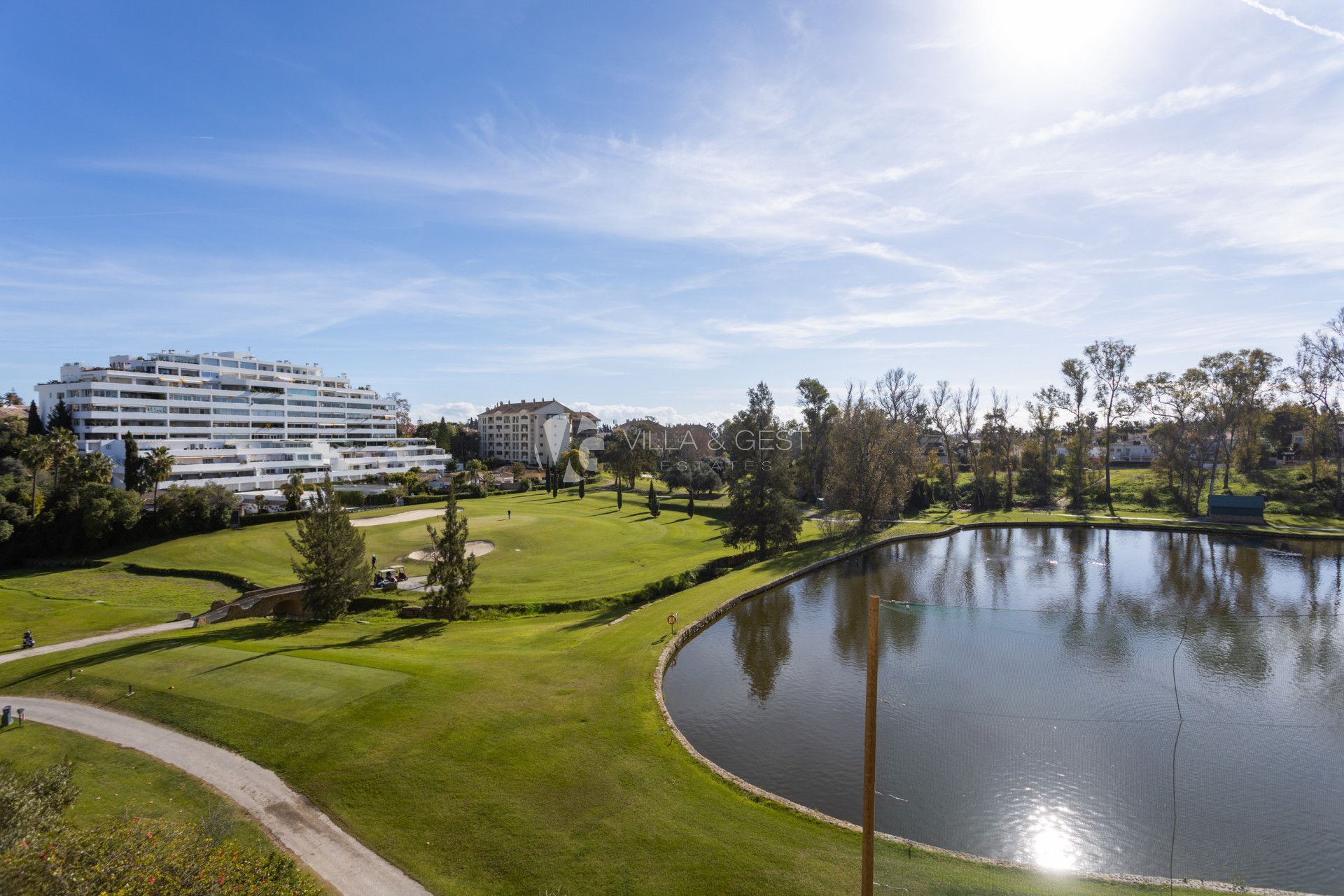 APARTAMENTO EN PRIMERA LÍNEA DE GOLF