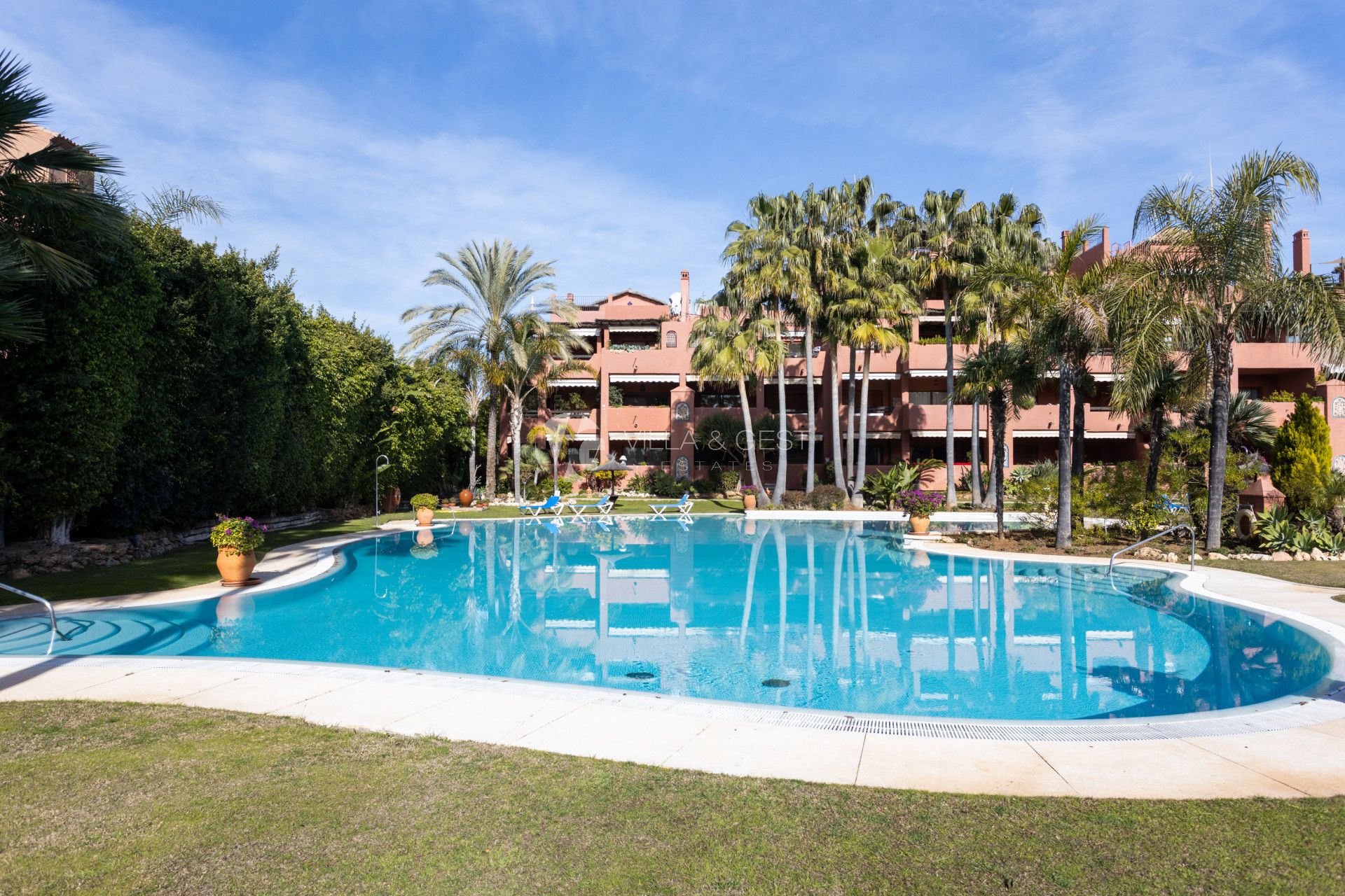 GROUND FLOOR APARTMENT IN GUADALMINA BAJA