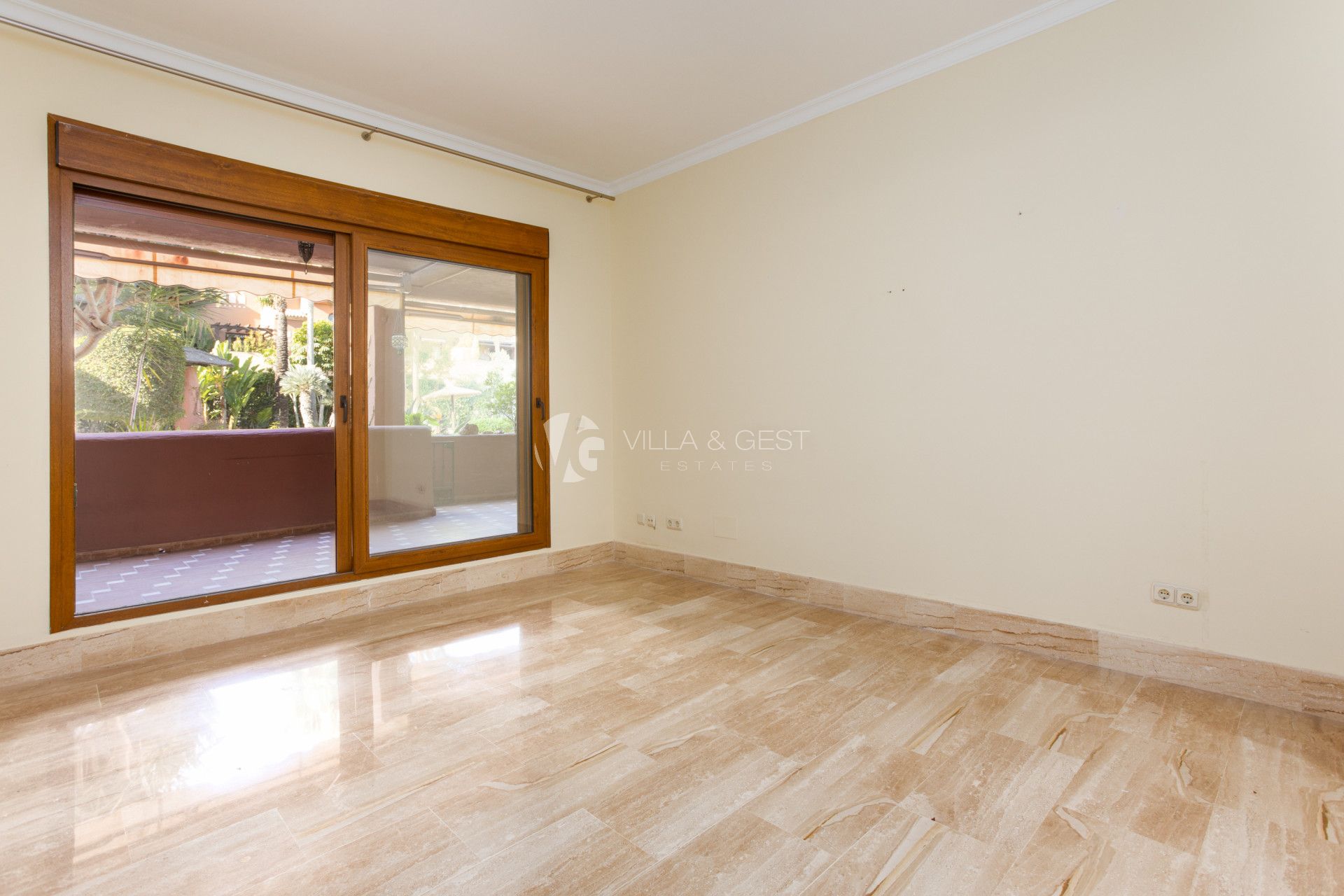 GROUND FLOOR APARTMENT IN GUADALMINA BAJA