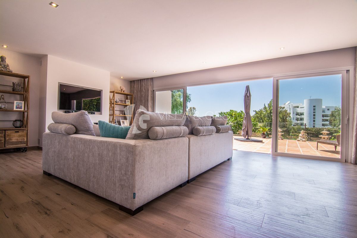 Villa for sale in San Pedro de Alcantara, Costa del Sol