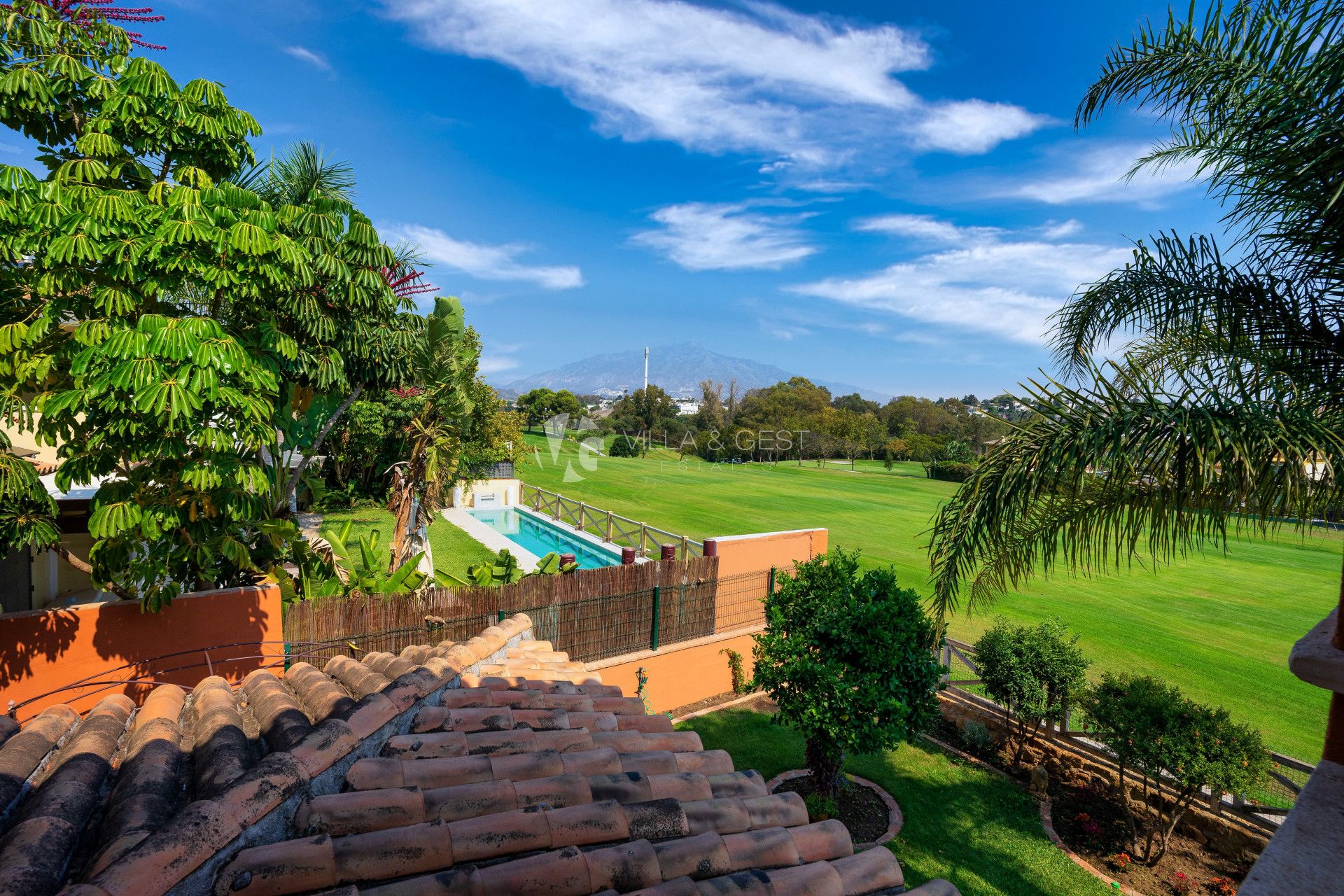 Corner townhouse Guadalmina Alta