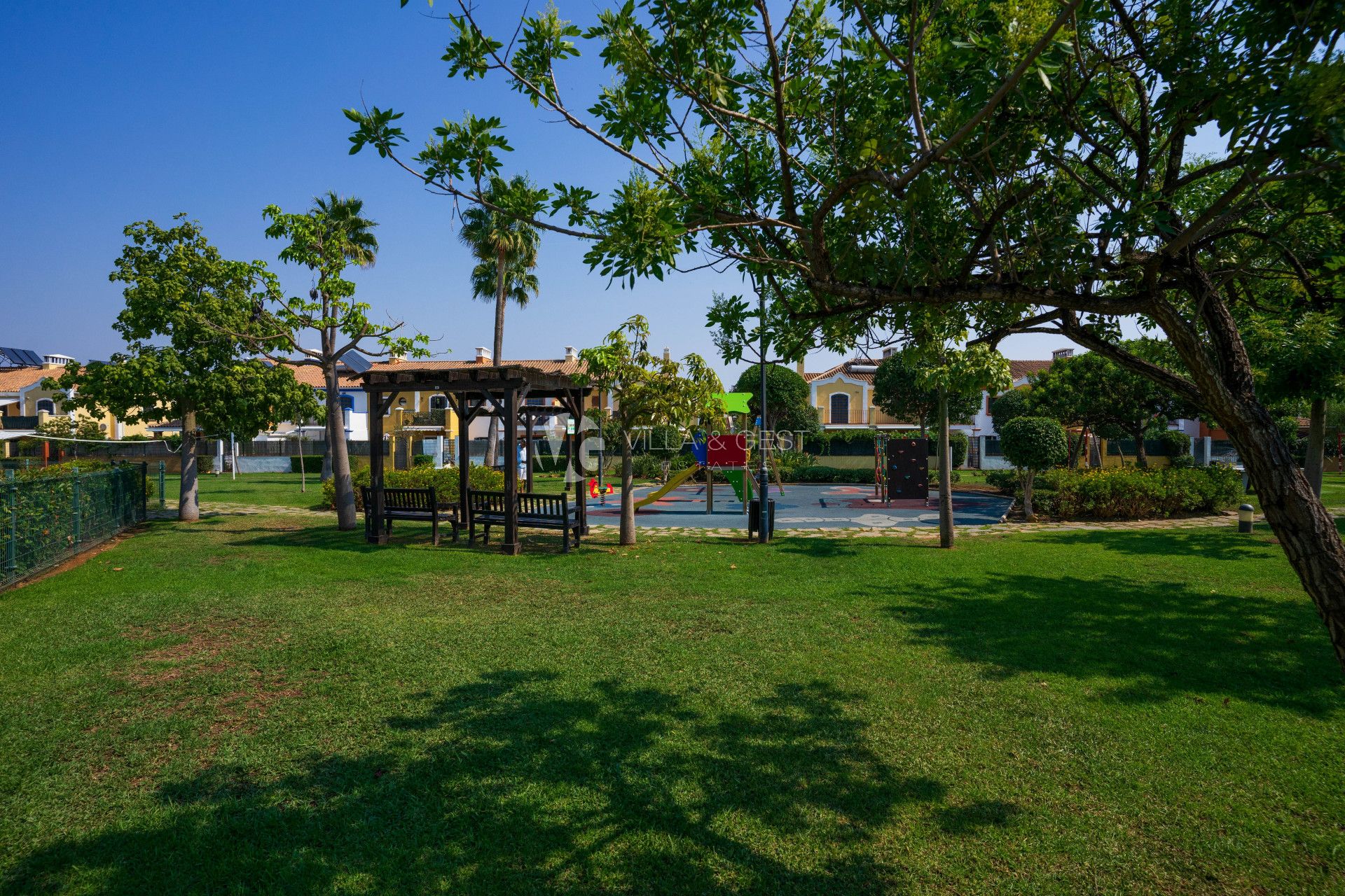 Corner townhouse Guadalmina Alta