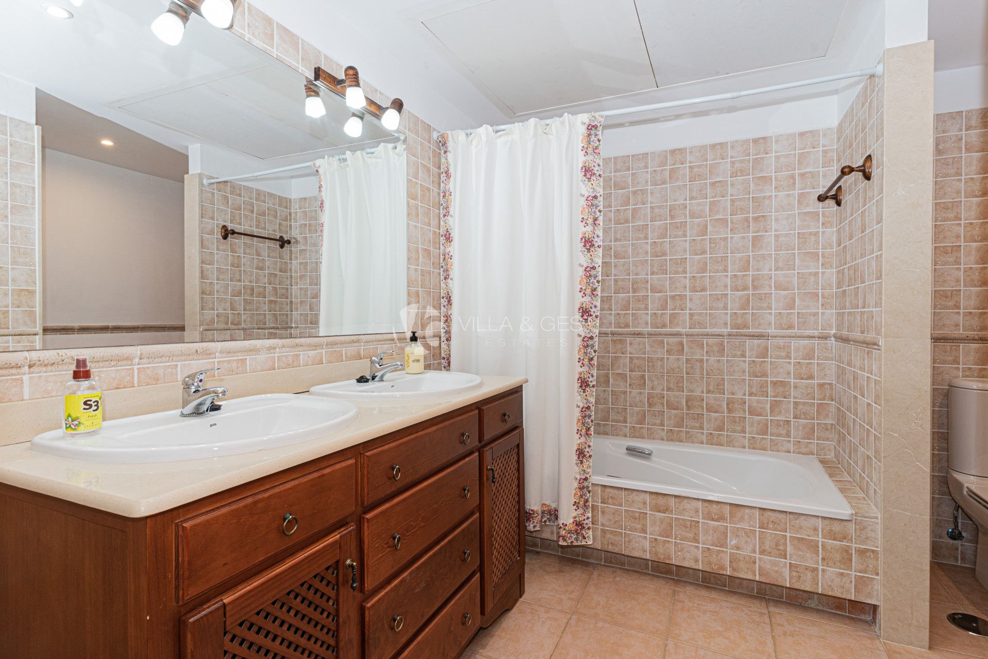 Corner townhouse Guadalmina Alta