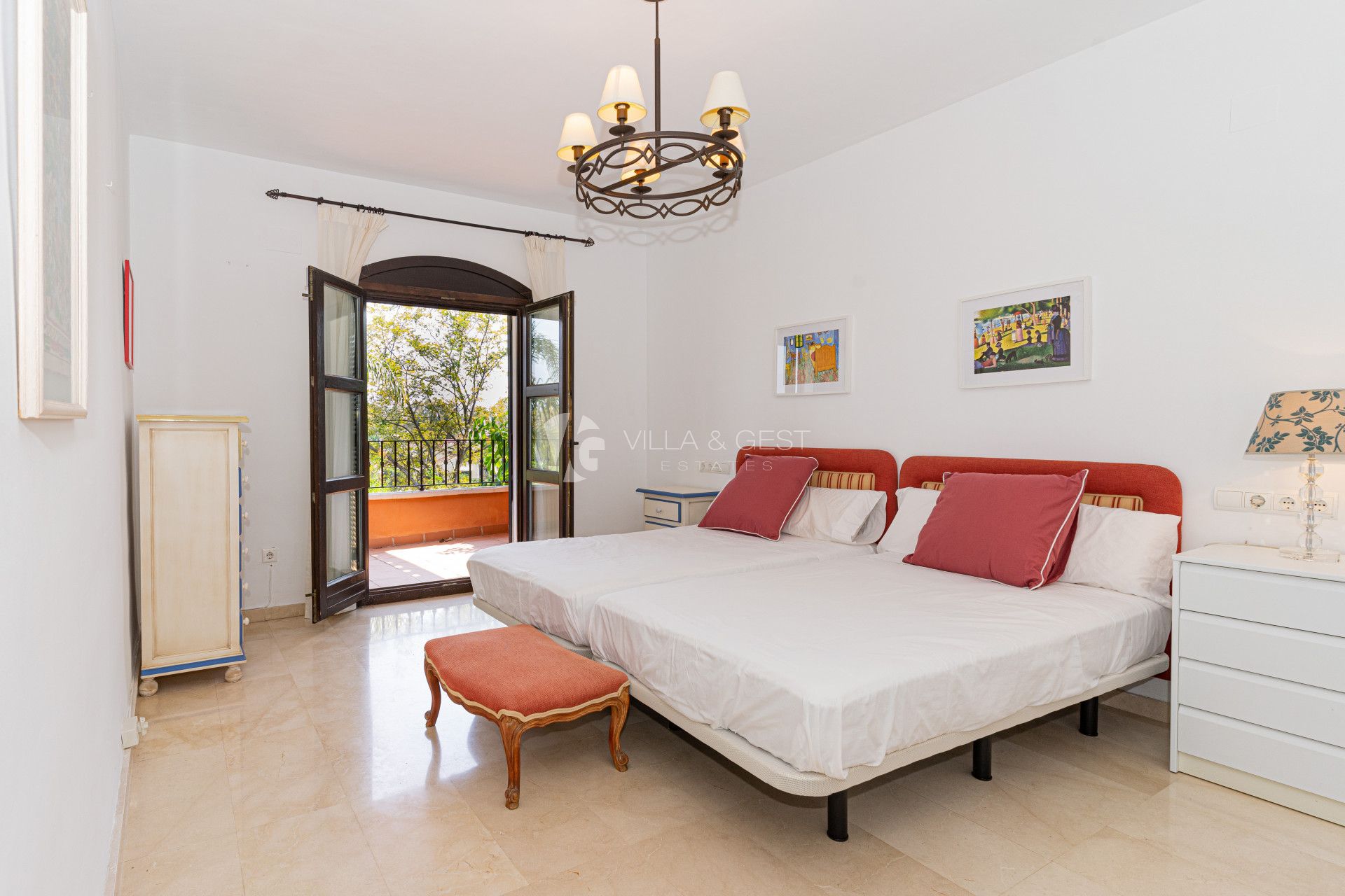 Corner townhouse Guadalmina Alta