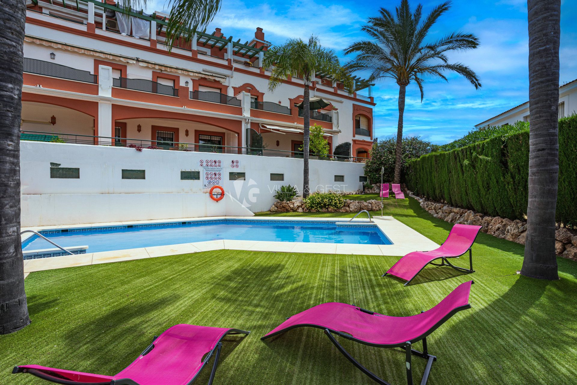 Bajo en Luna Blanca Golf, Atalaya-Estepona
