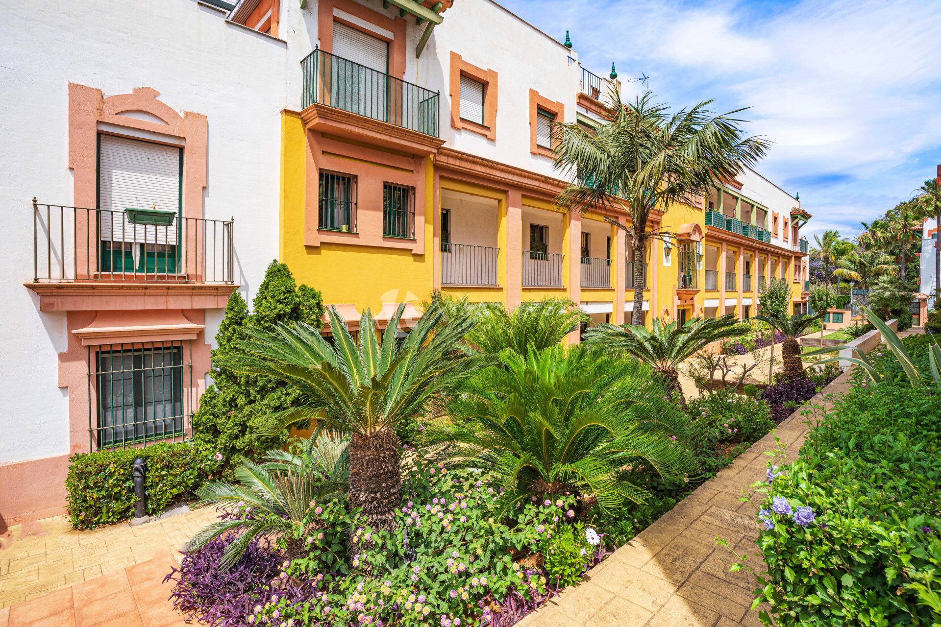 Bajo en Luna Blanca Golf, Atalaya-Estepona