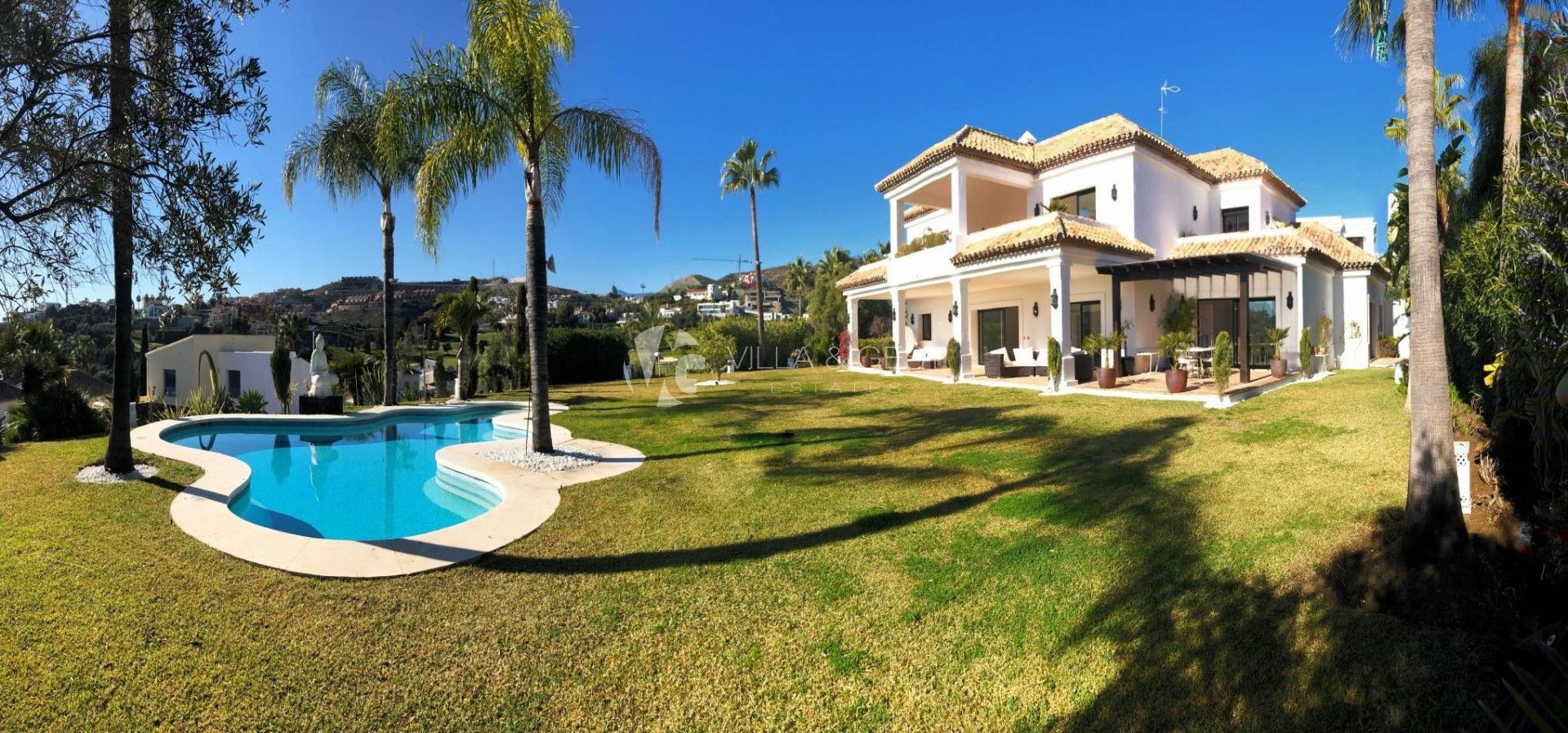 Magnifica villa contemporanea con vistas al mar