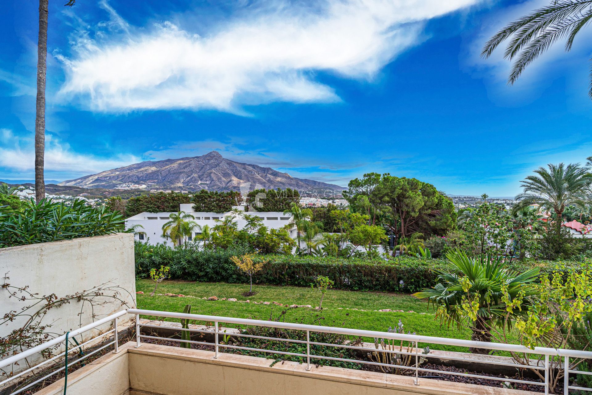 Apartment in Nueva Andalucia