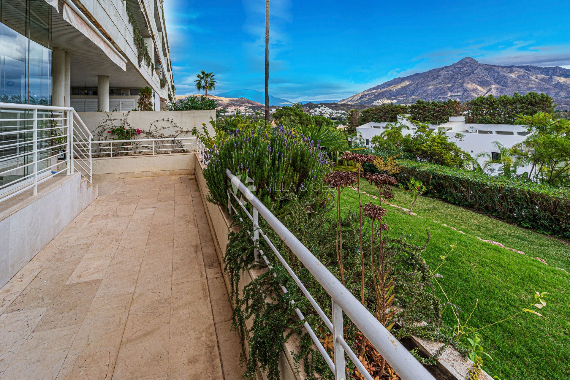 Apartment in Nueva Andalucia