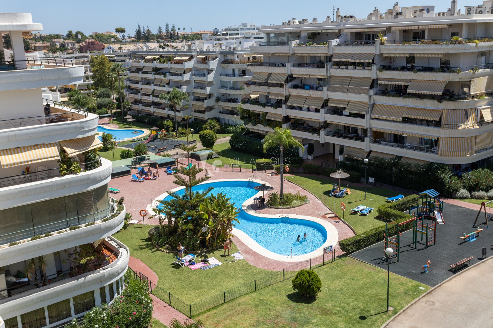 Apartamento en esquina Guadalmina Alta