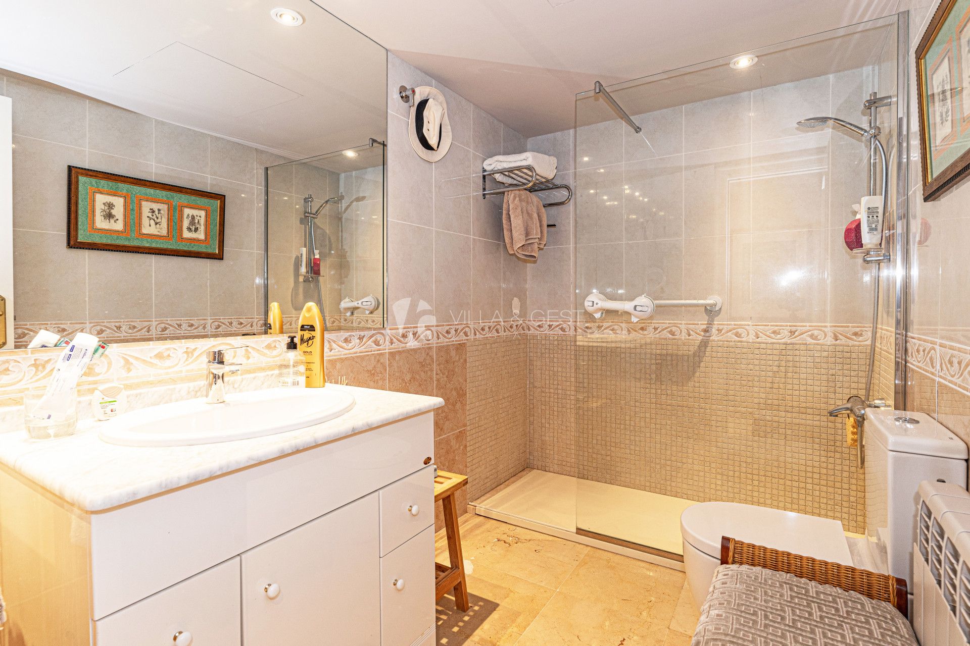 Apartamento en esquina Guadalmina Alta