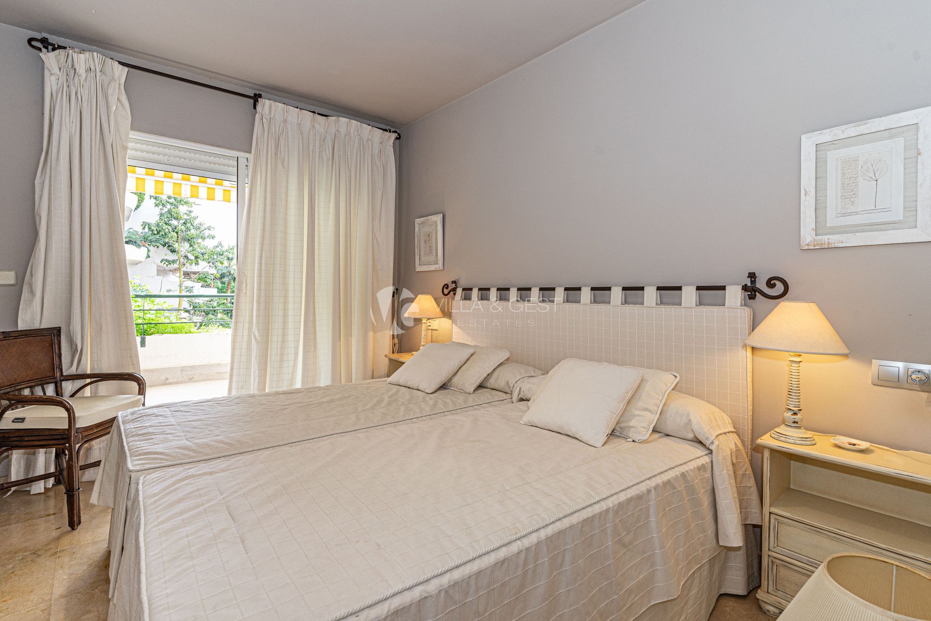 Apartamento en esquina Guadalmina Alta