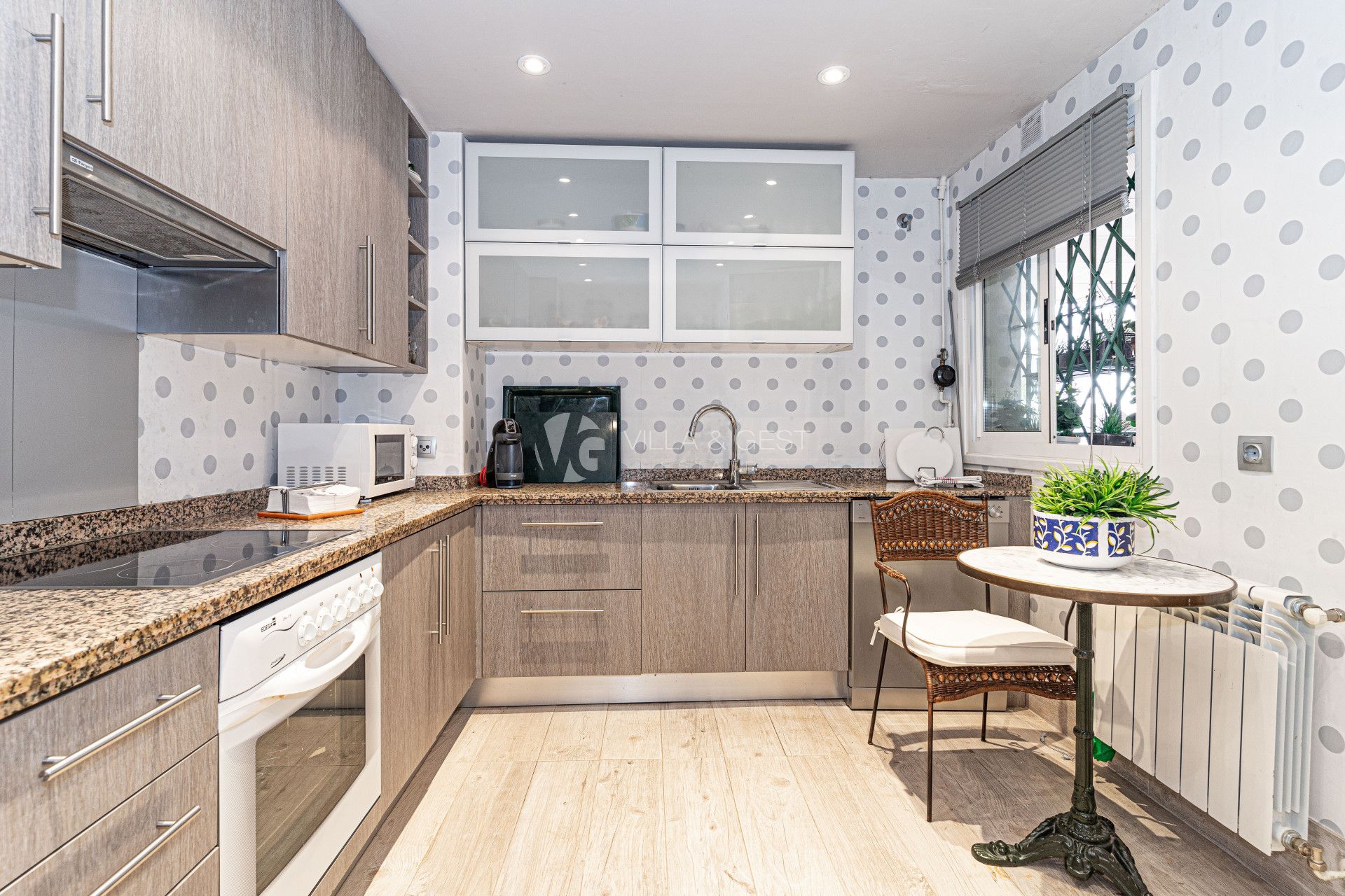 Apartamento en esquina Guadalmina Alta