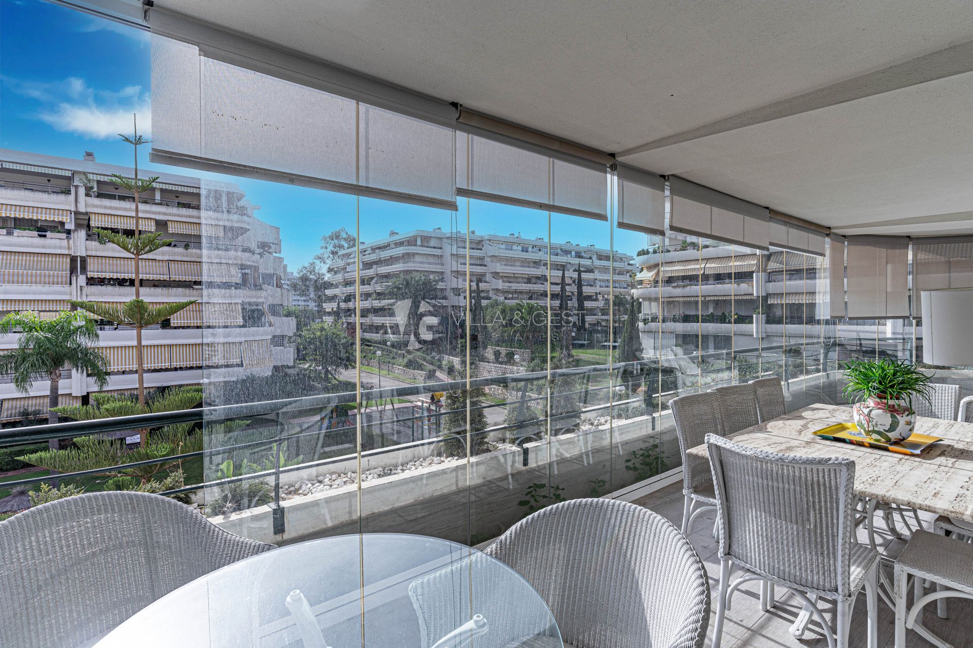 Apartamento en esquina Guadalmina Alta