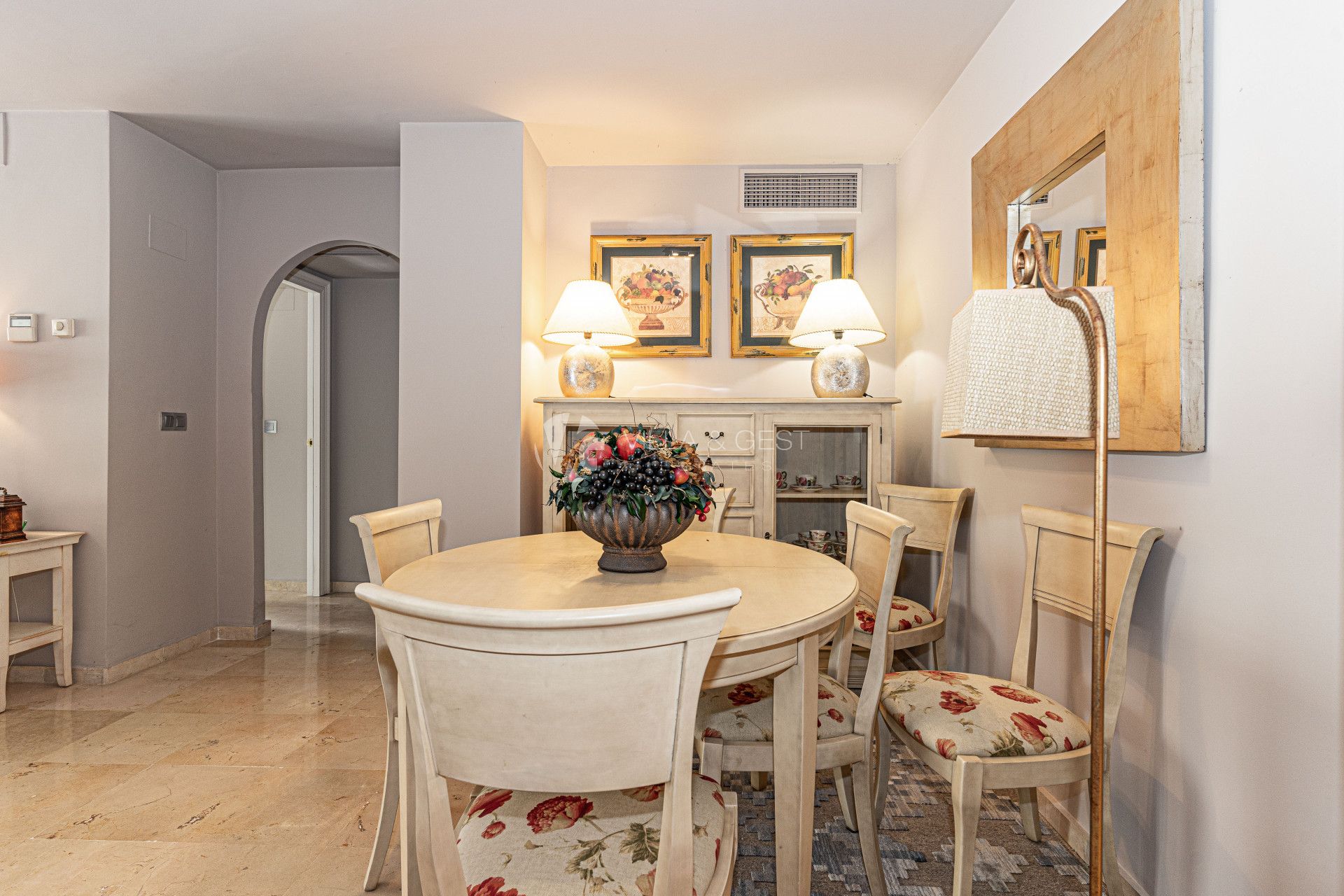 Apartamento en esquina Guadalmina Alta