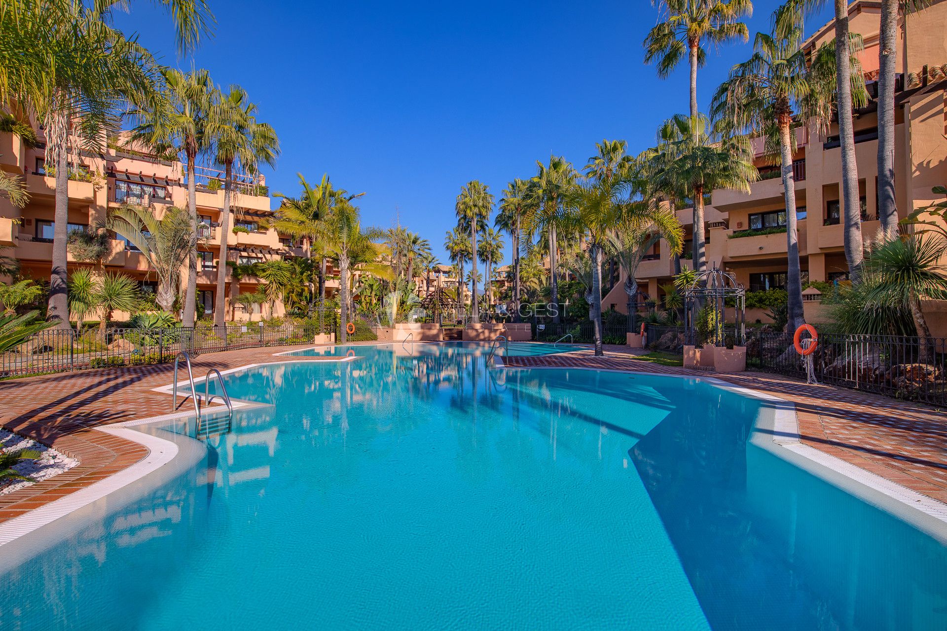 Apartamento en Urbanizacion primera linea de playa