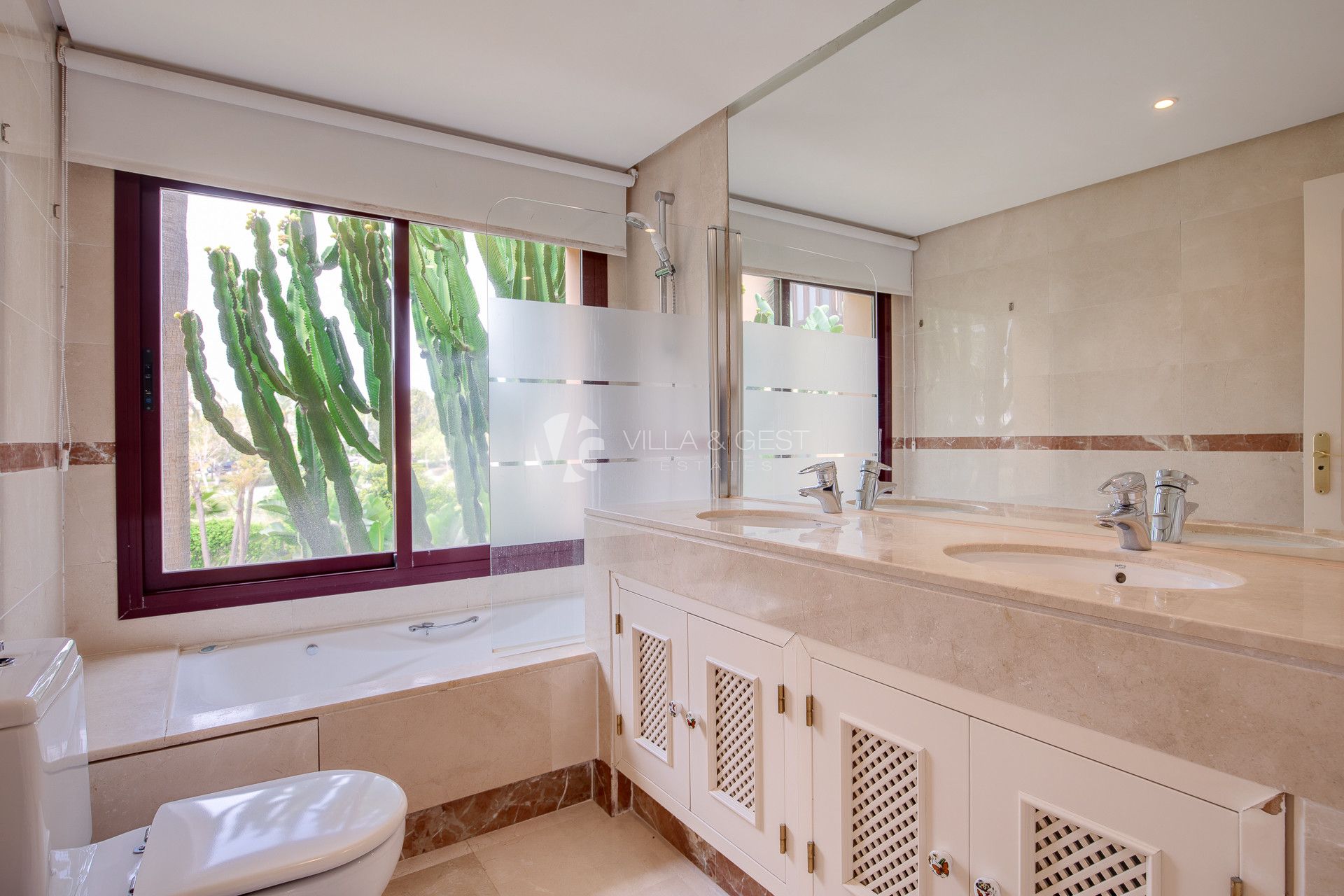 Apartamento en Urbanizacion primera linea de playa