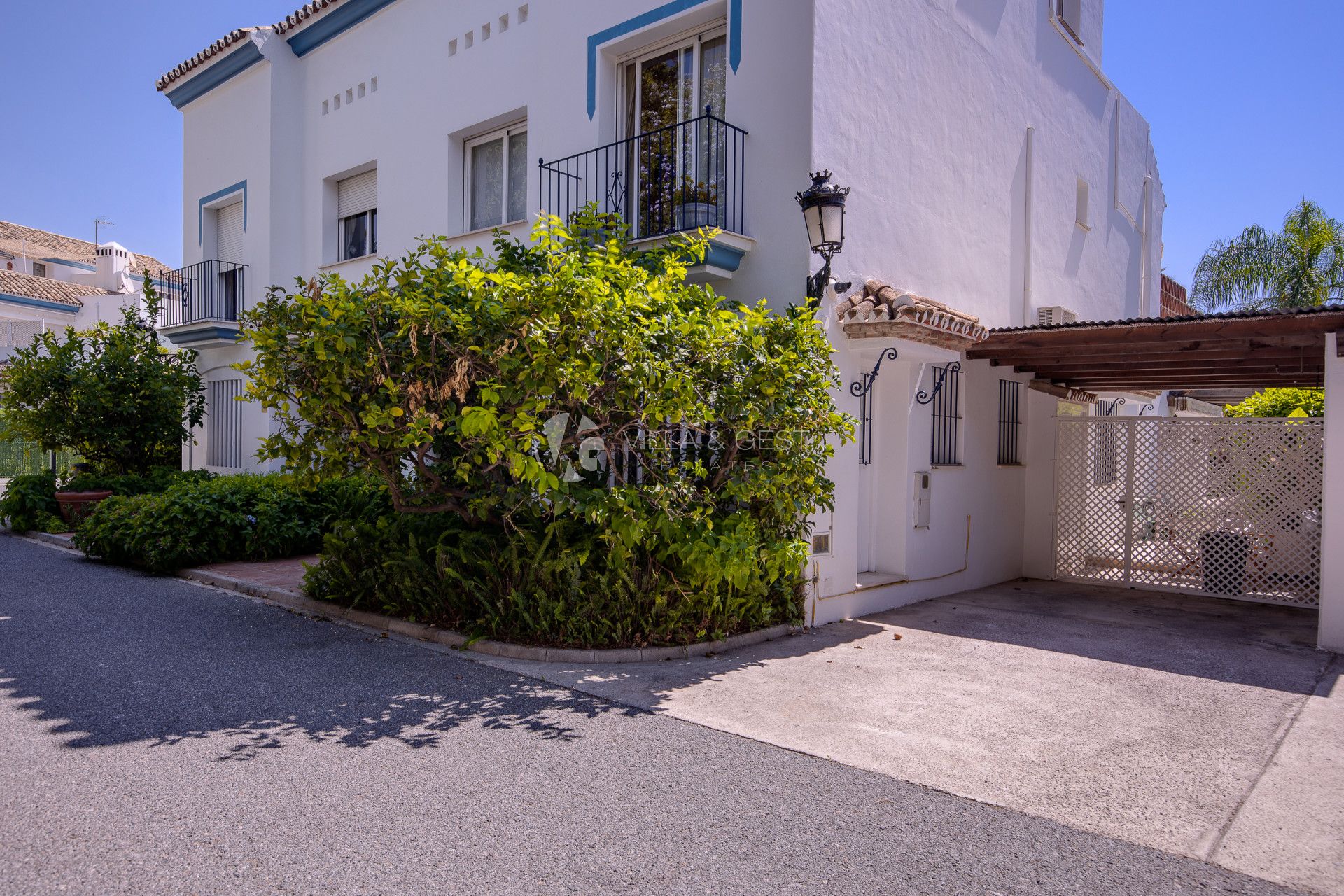 Estupenda casa adosada en Guadalmina Baja Casasola.