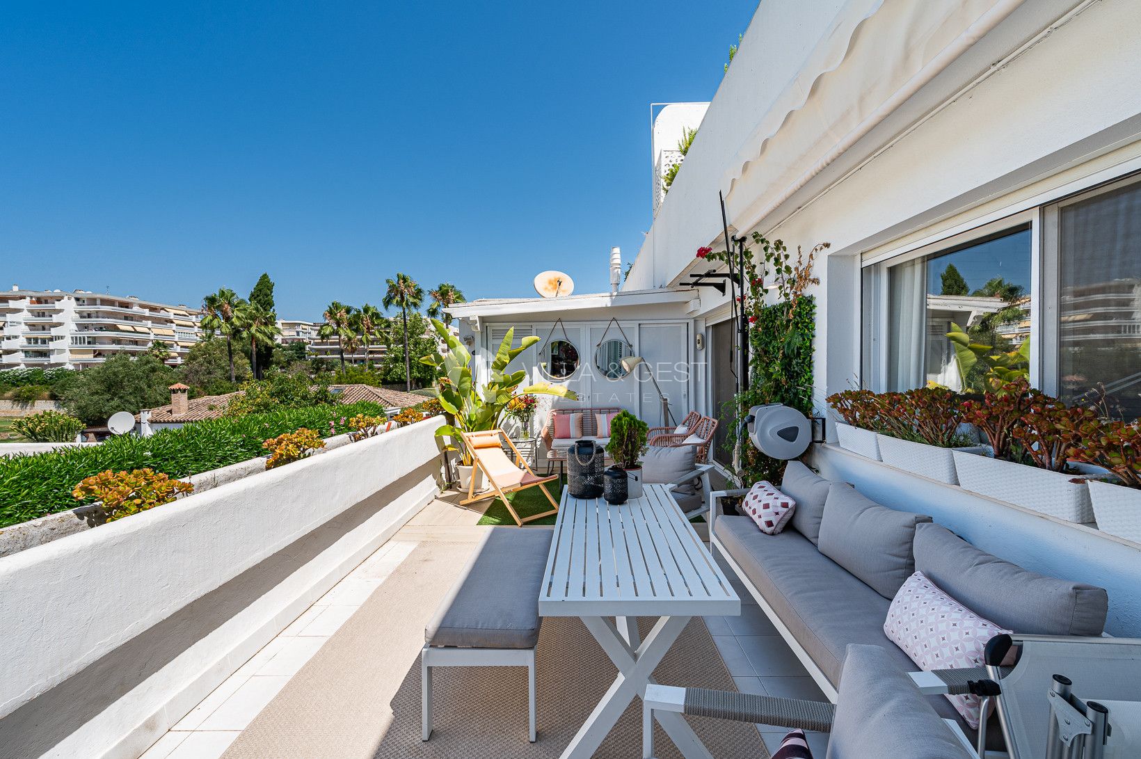 Apartment first line golf Guadalmina