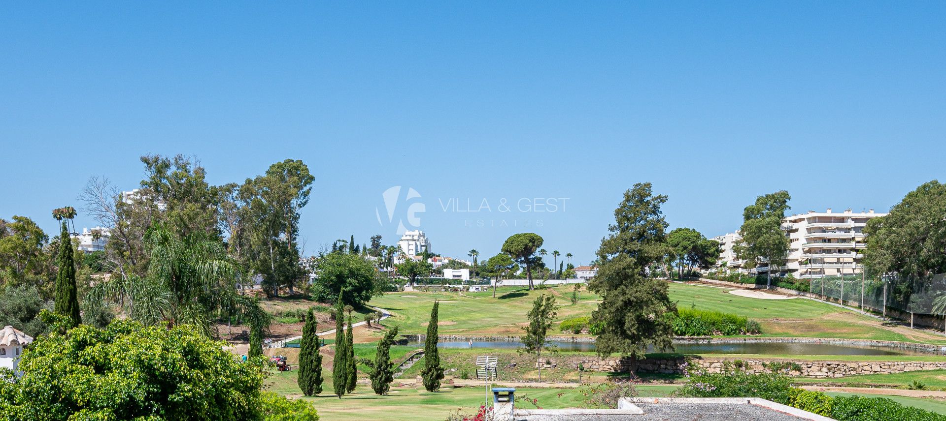 Apartment first line golf Guadalmina