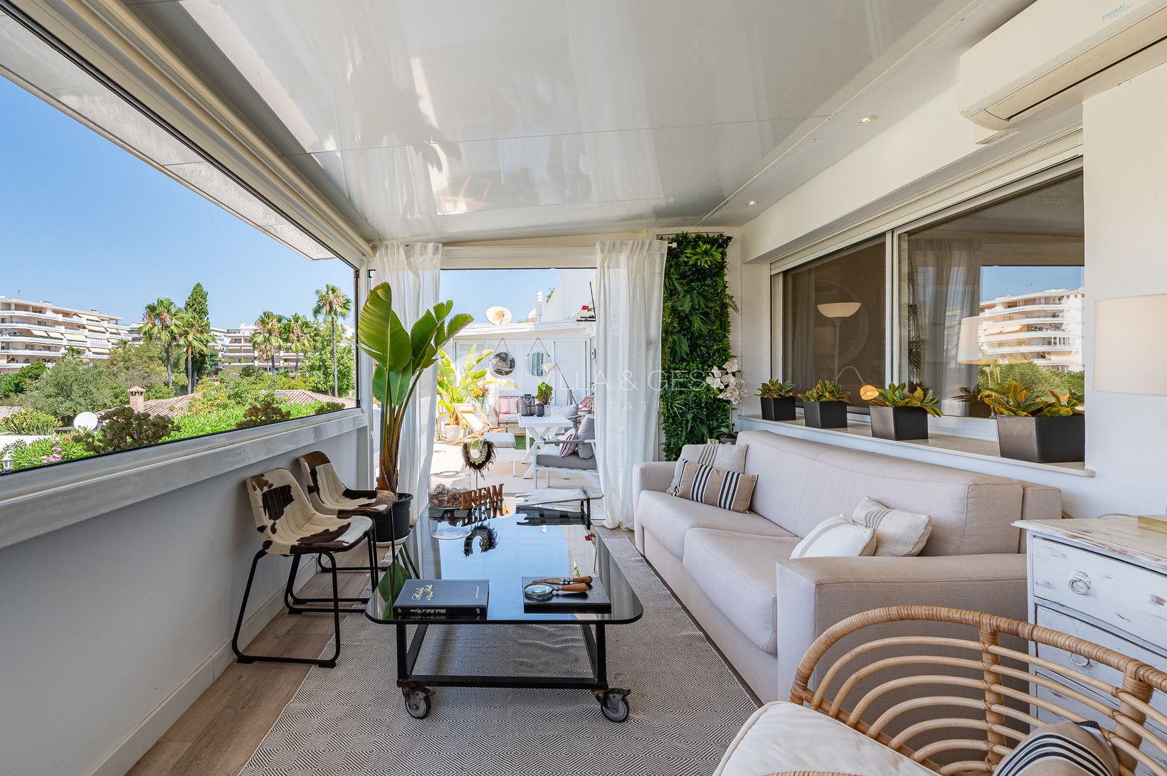 Apartment first line golf Guadalmina